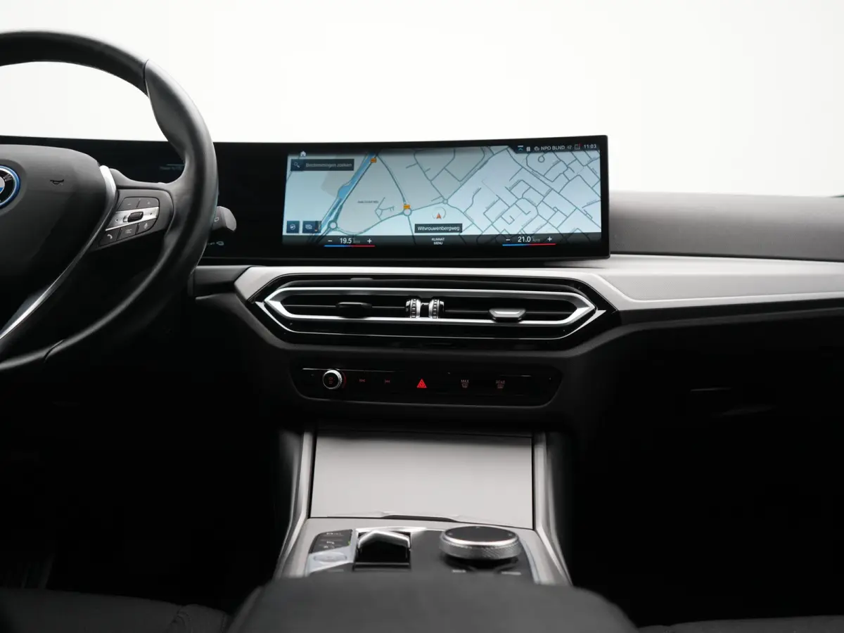 320e Facelift 204pk PHEV Dealer O.H. | Dravitgrau metallic | Head Up | Camera | Widescreen Navi | Stoelverwarming | Apple Carplay | Blis | Adaptive LED | Park Assist | DAB | Plug In Hybrid |