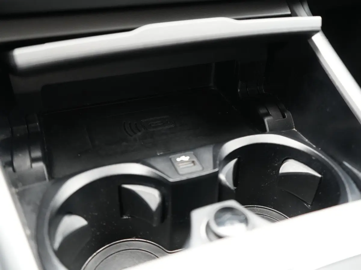 320e Facelift 204pk PHEV Dealer O.H. | Dravitgrau metallic | Head Up | Camera | Widescreen Navi | Stoelverwarming | Apple Carplay | Blis | Adaptive LED | Park Assist | DAB | Plug In Hybrid |