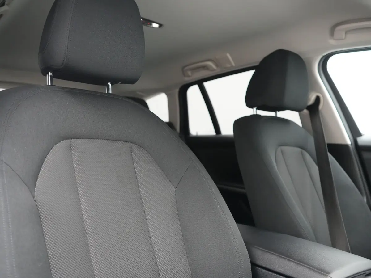 320e Facelift 204pk PHEV Dealer O.H. | Dravitgrau metallic | Head Up | Camera | Widescreen Navi | Stoelverwarming | Apple Carplay | Blis | Adaptive LED | Park Assist | DAB | Plug In Hybrid |