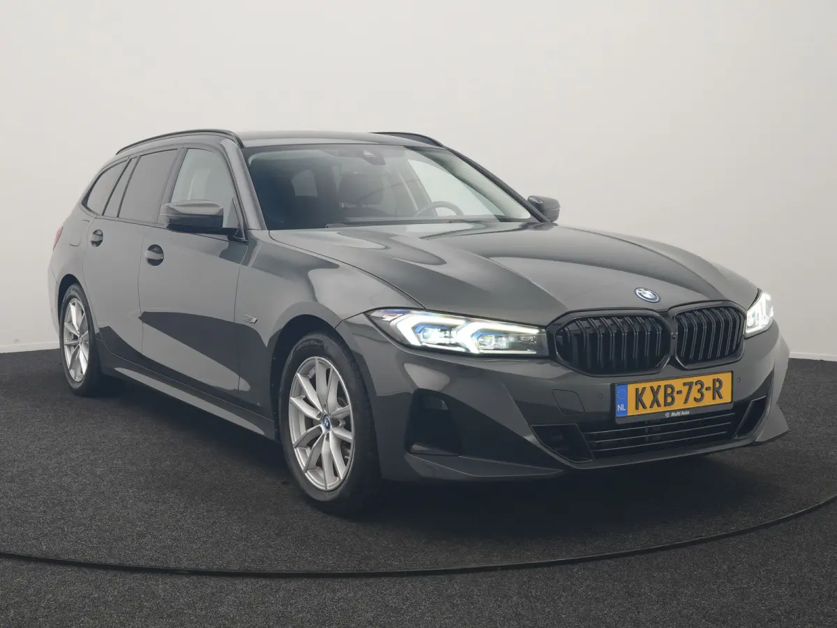 320e Facelift 204pk PHEV Dealer O.H. | Dravitgrau metallic | Head Up | Camera | Widescreen Navi | Stoelverwarming | Apple Carplay | Blis | Adaptive LED | Park Assist | DAB | Plug In Hybrid |