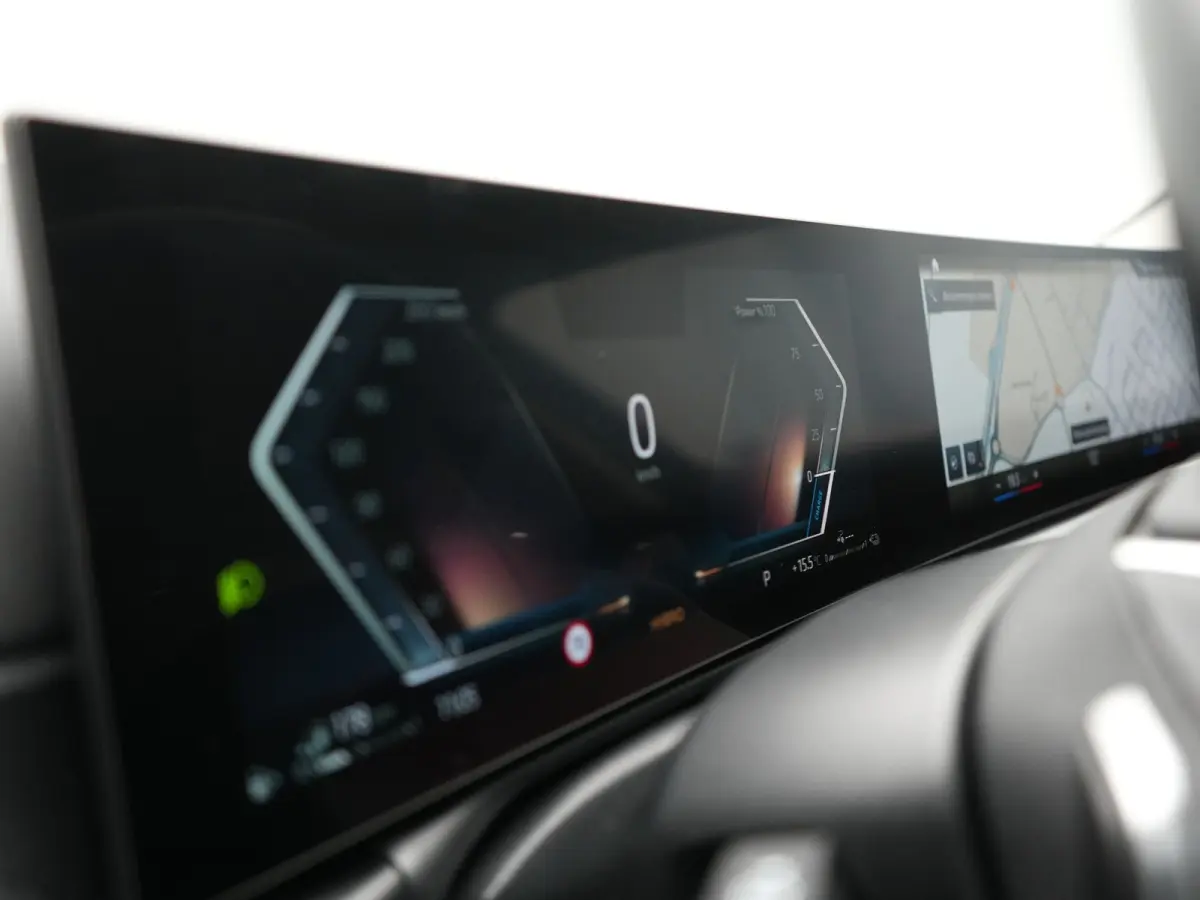 320e Facelift 204pk PHEV Dealer O.H. | Dravitgrau metallic | Head Up | Camera | Widescreen Navi | Stoelverwarming | Apple Carplay | Blis | Adaptive LED | Park Assist | DAB | Plug In Hybrid |