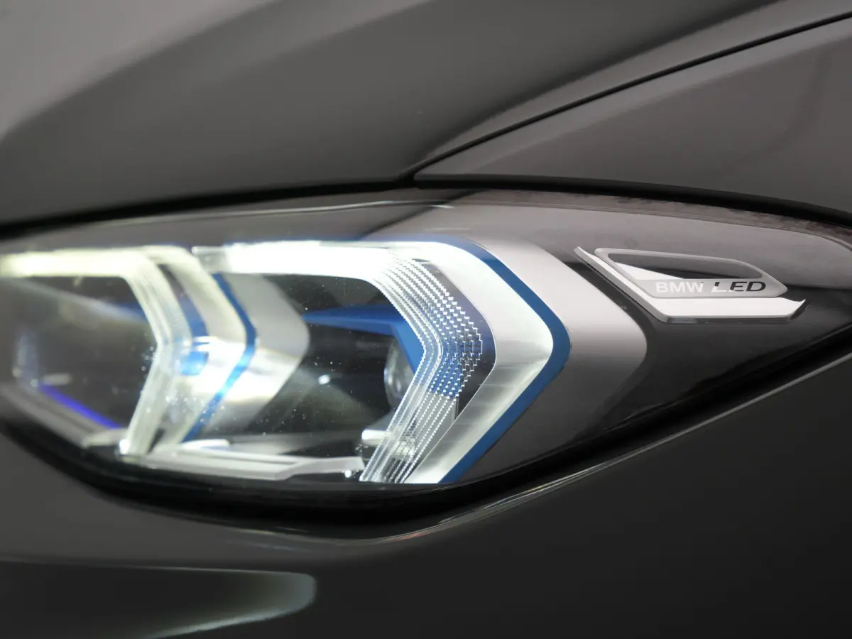 320e Facelift 204pk PHEV Dealer O.H. | Dravitgrau metallic | Head Up | Camera | Widescreen Navi | Stoelverwarming | Apple Carplay | Blis | Adaptive LED | Park Assist | DAB | Plug In Hybrid |