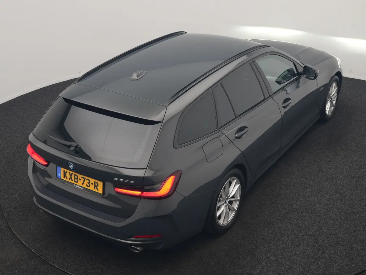 320e Facelift 204pk PHEV Dealer O.H. | Dravitgrau metallic | Head Up | Camera | Widescreen Navi | Stoelverwarming | Apple Carplay | Blis | Adaptive LED | Park Assist | DAB | Plug In Hybrid |