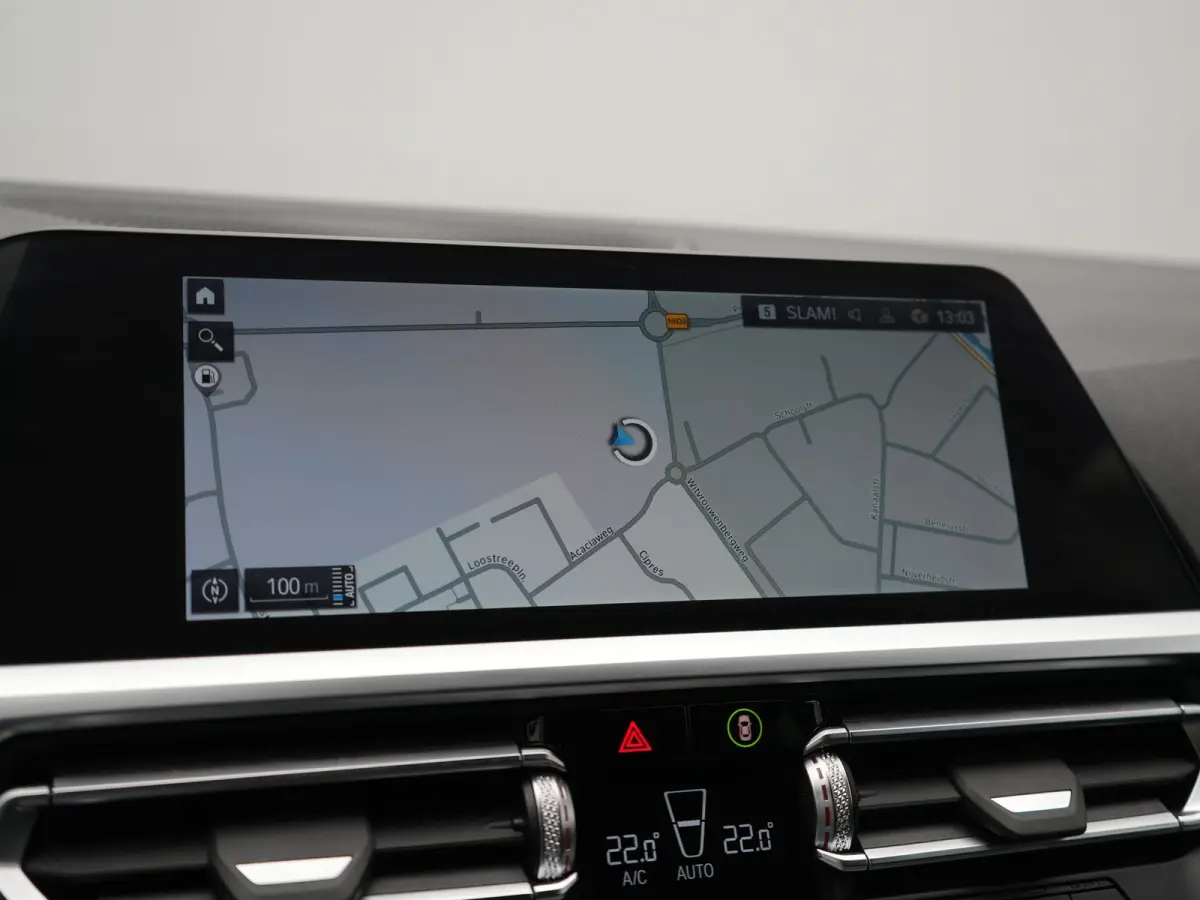 320e xDrive M Sport PHEV Dealer O.H. | Camera | Alcantara Sportstoelen & Stuur Verwarmd | Sfeerverlichting | Keyless | Blis | Apple Carplay | Navigatie | DAB | 18"L.M | Plug In Hybrid |