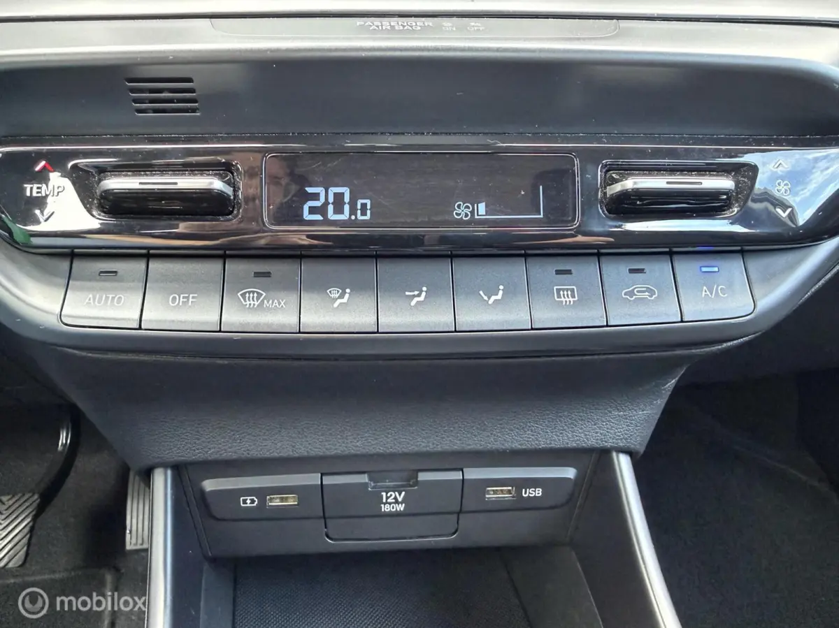 1.0 T-GDI Comfort 2022 / Carplay / Stoelverwarming / Camera / Digitale cockpit / Trekhaak / NAP