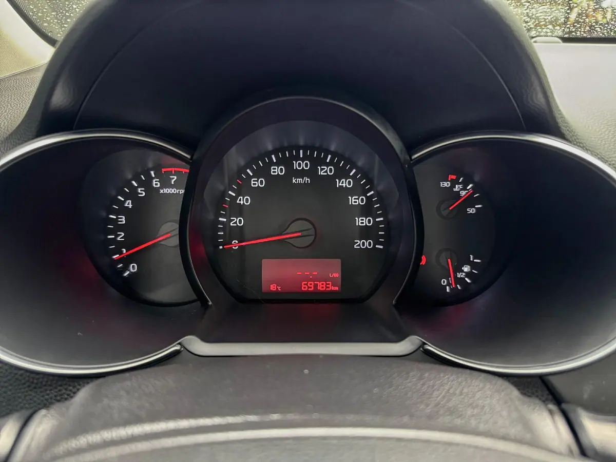 1.0 CVVT EconomyPlusLine ✅ Camera ✅ Navi ✅ Airco