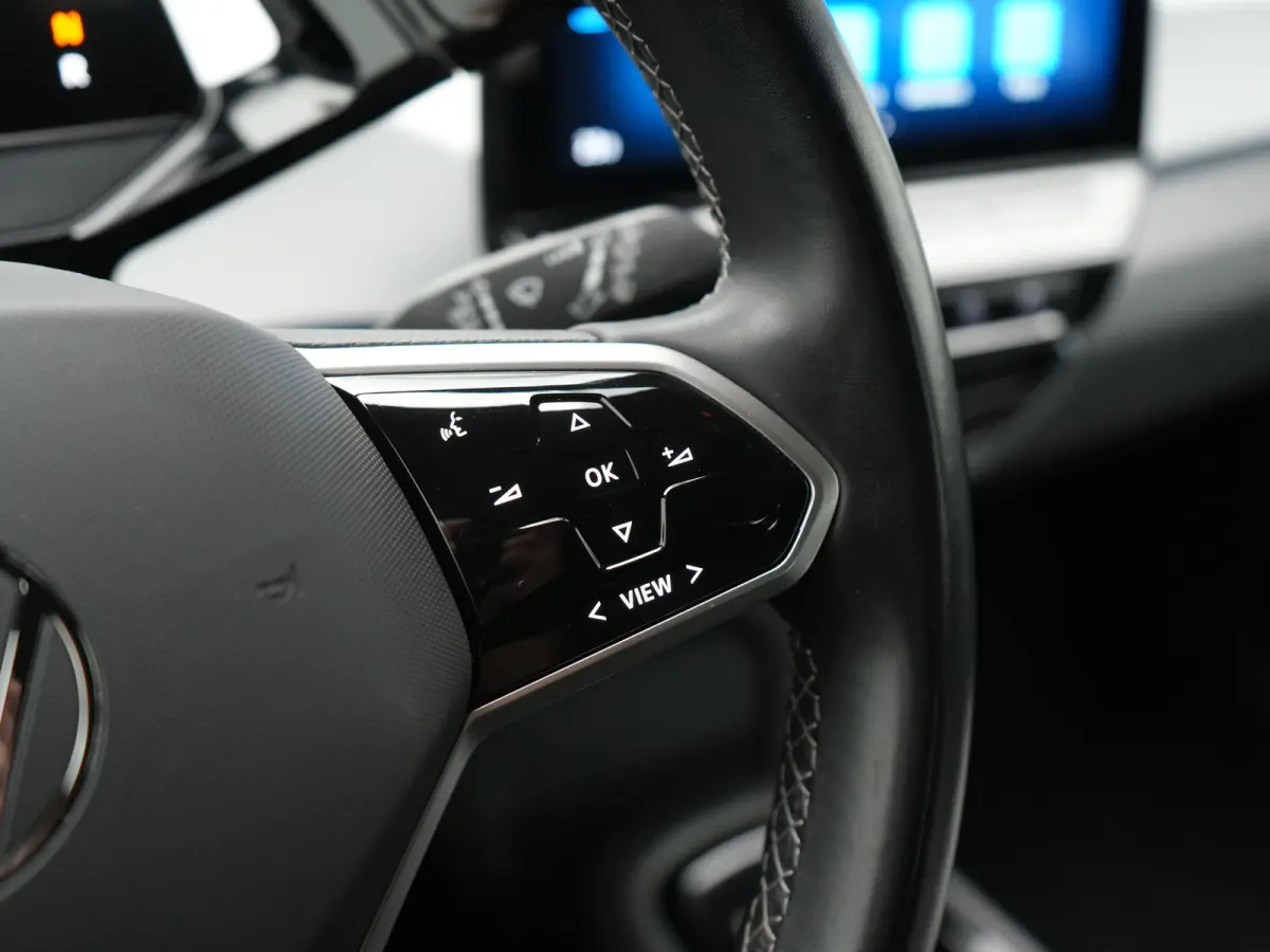 Pro S 77 kWh 204pk Dealer O.H. | Adaptive Cruise | Camera | Warmtepomp | Keyless | Stuur Verwarmd | Sfeerverlichting | Apple Carplay | DAB | 19"L.M | Park Assist |