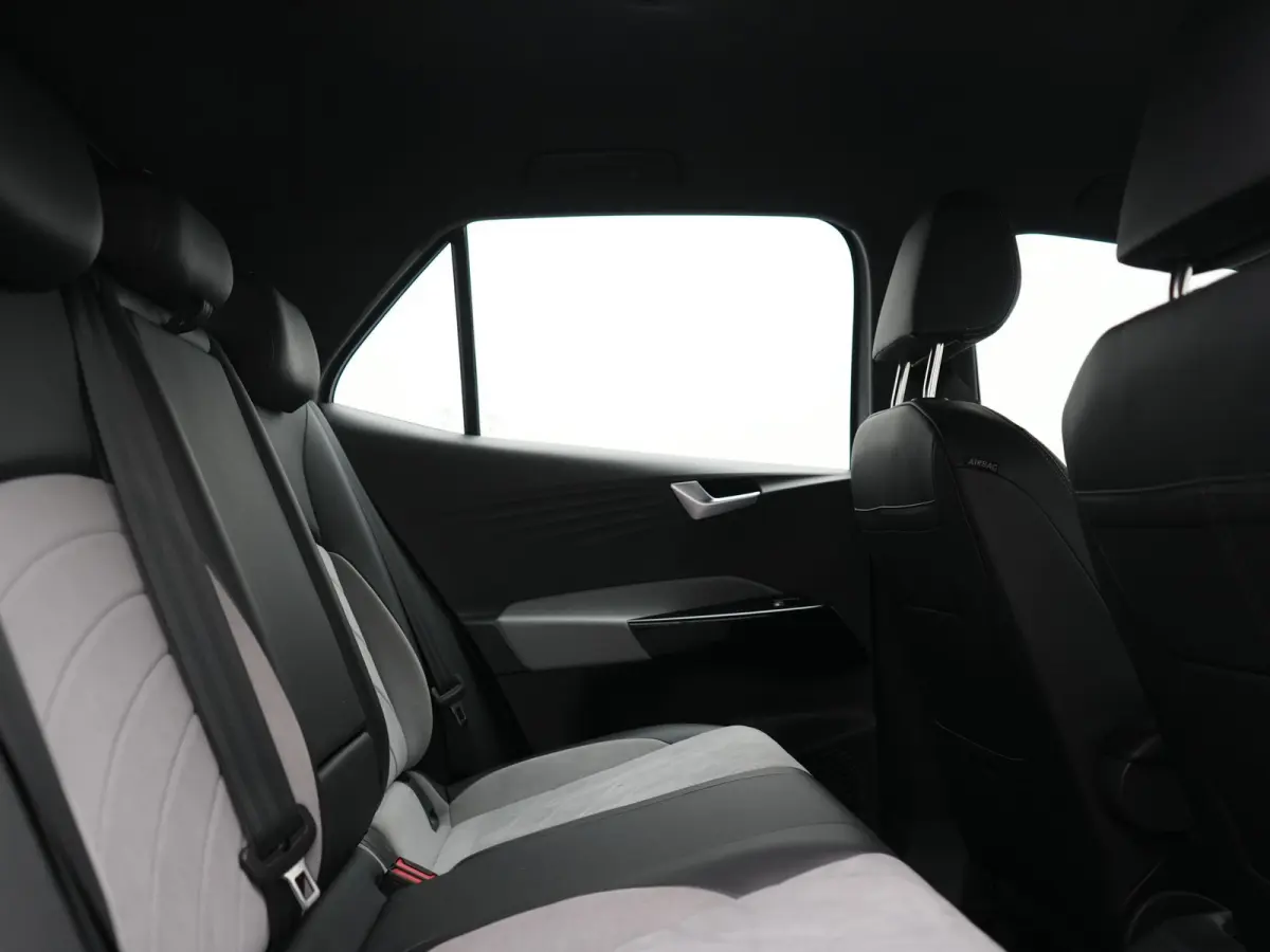 Pro S 77 kWh 204pk Dealer O.H. | Adaptive Cruise | Camera | Warmtepomp | Keyless | Stuur Verwarmd | Sfeerverlichting | Apple Carplay | DAB | 19"L.M | Park Assist |