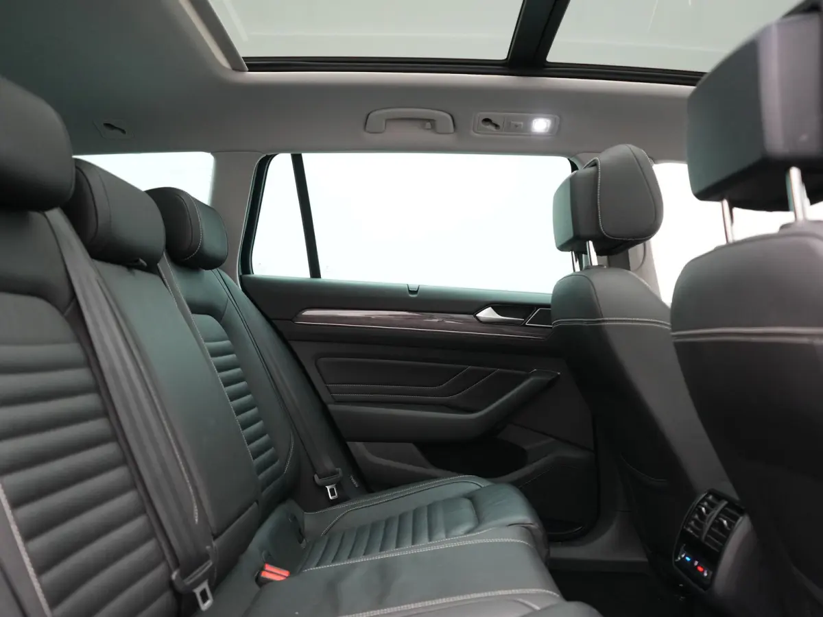 1.4 TSI PHEV GTE Business 218pk Dealer O.H. | Trekhaak Af Fabriek | Panodak | Head Up | Adaptive Cruise | 360 Camera | Dynaudio | Lederen Sportstoelen Memory & Massage | IQ Light | Stoelen &