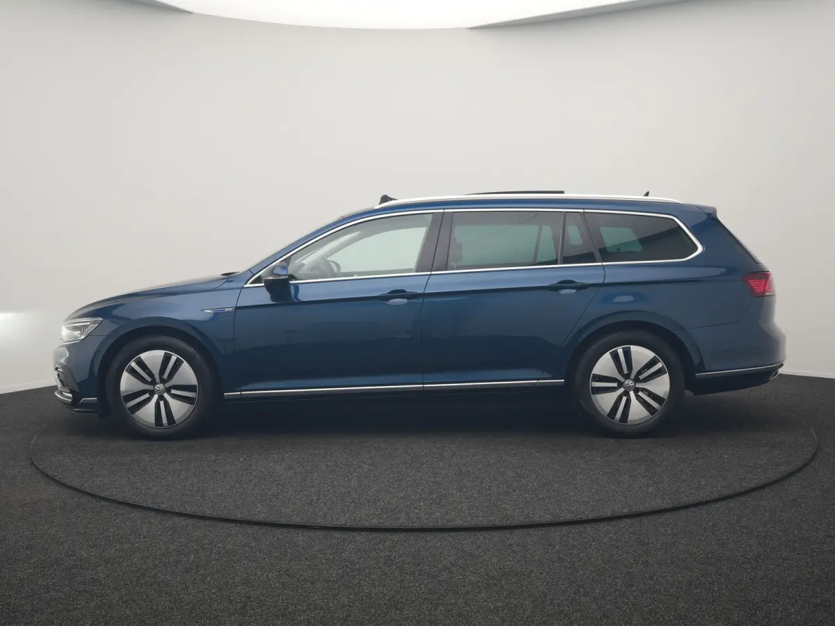 1.4 TSI PHEV GTE Business 218pk Dealer O.H. | Trekhaak Af Fabriek | Panodak | Head Up | Adaptive Cruise | 360 Camera | Dynaudio | Lederen Sportstoelen Memory & Massage | IQ Light | Stoelen &