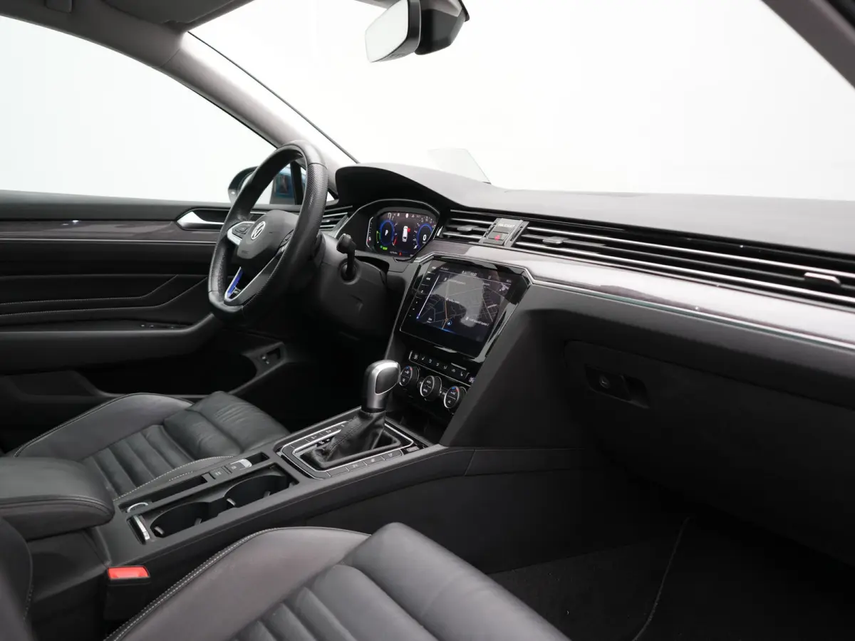1.4 TSI PHEV GTE Business 218pk Dealer O.H. | Trekhaak Af Fabriek | Panodak | Head Up | Adaptive Cruise | 360 Camera | Dynaudio | Lederen Sportstoelen Memory & Massage | IQ Light | Stoelen &