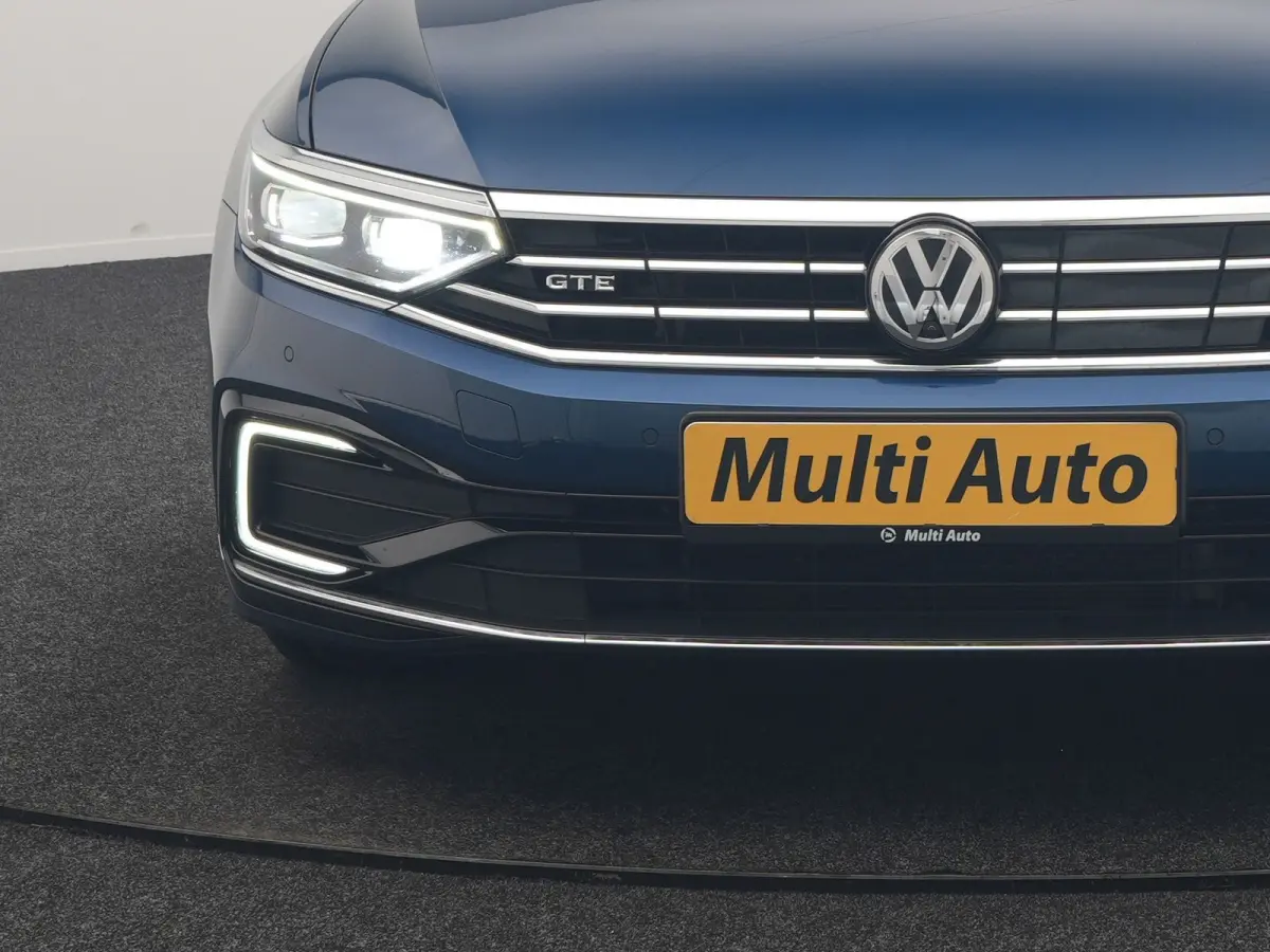 1.4 TSI PHEV GTE Business 218pk Dealer O.H. | Trekhaak Af Fabriek | Panodak | Head Up | Adaptive Cruise | 360 Camera | Dynaudio | Lederen Sportstoelen Memory & Massage | IQ Light | Stoelen &
