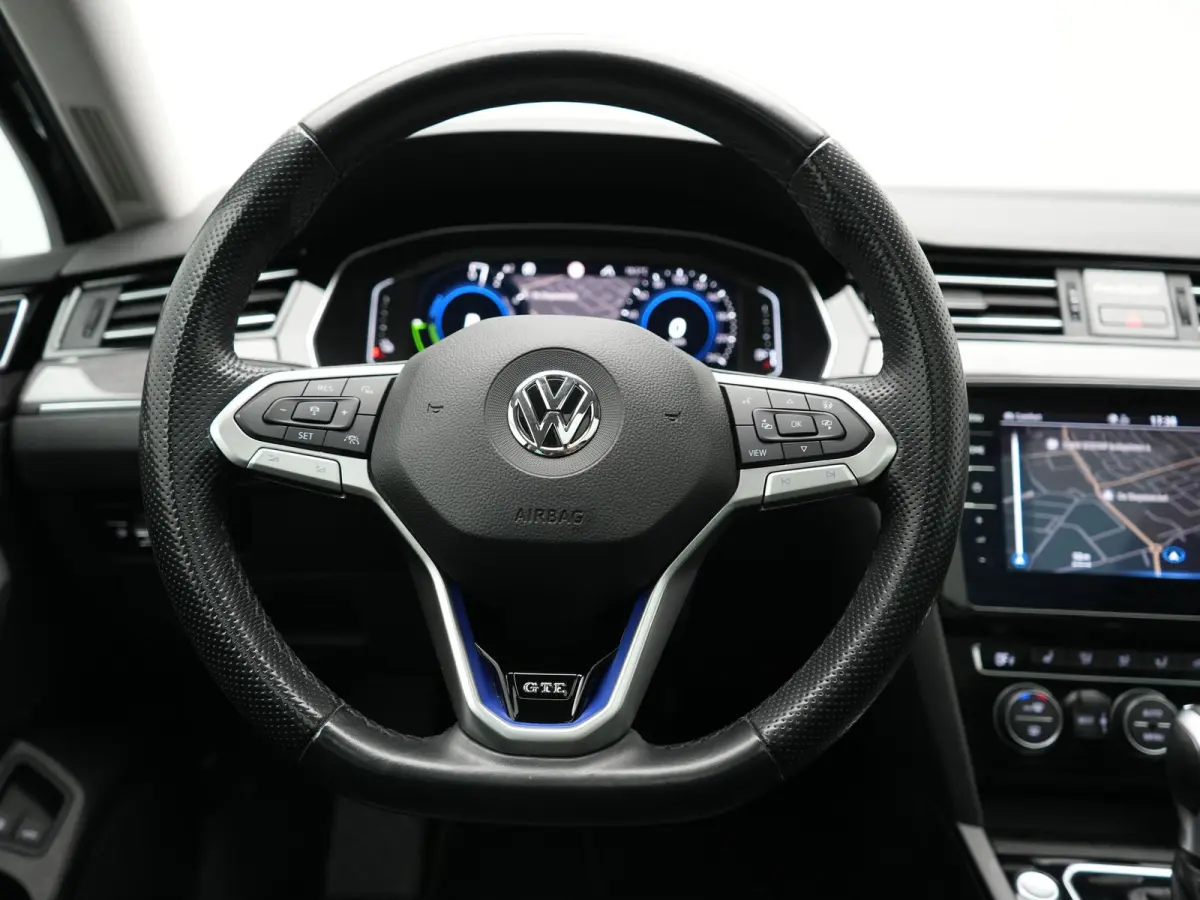 1.4 TSI PHEV GTE Business 218pk Dealer O.H. | Trekhaak Af Fabriek | Panodak | Head Up | Adaptive Cruise | 360 Camera | Dynaudio | Lederen Sportstoelen Memory & Massage | IQ Light | Stoelen &
