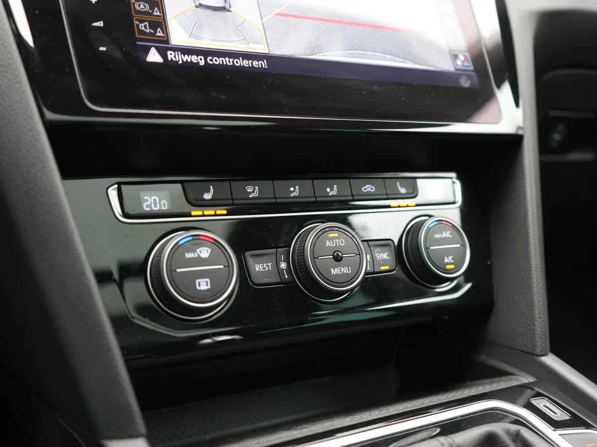 1.4 TSI PHEV GTE Business 218pk Dealer O.H. | Trekhaak Af Fabriek | Panodak | Head Up | Adaptive Cruise | 360 Camera | Dynaudio | Lederen Sportstoelen Memory & Massage | IQ Light | Stoelen &