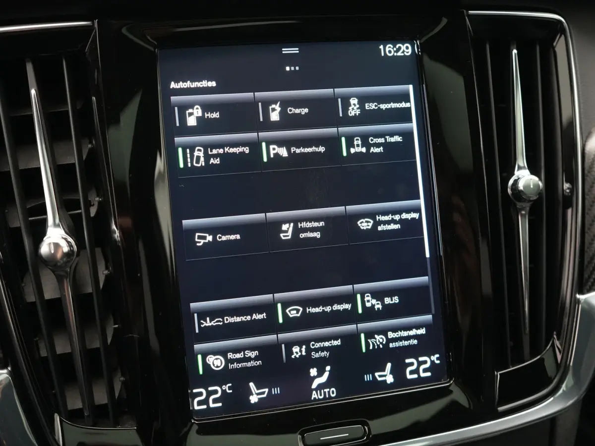 T8 AWD R-Design PHEV 394pk Dealer O.H. | Trekhaak Af Fabriek | Four C Luchtvering | Panodak | Adaptive Cruise | Head Up | 360 Camera | Bowers & Wilkins | Lederen Sportstoelen Massage & Venti