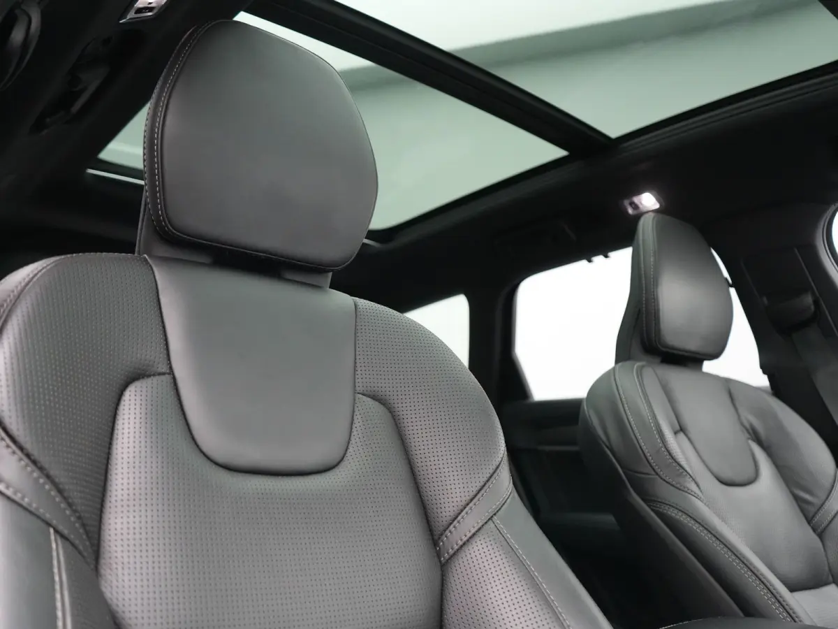 T8 AWD R-Design PHEV 394pk Dealer O.H. | Trekhaak Af Fabriek | Four C Luchtvering | Panodak | Adaptive Cruise | Head Up | 360 Camera | Bowers & Wilkins | Lederen Sportstoelen Massage & Venti