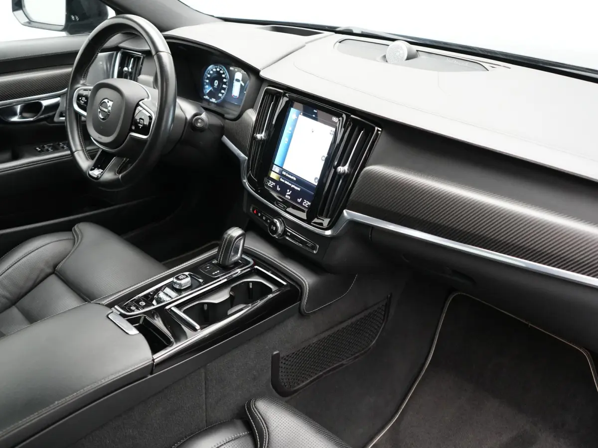 T8 AWD R-Design PHEV 394pk Dealer O.H. | Trekhaak Af Fabriek | Four C Luchtvering | Panodak | Adaptive Cruise | Head Up | 360 Camera | Bowers & Wilkins | Lederen Sportstoelen Massage & Venti