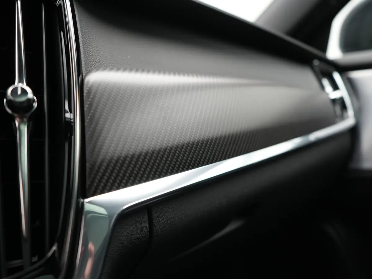 T8 AWD R-Design PHEV 394pk Dealer O.H. | Trekhaak Af Fabriek | Four C Luchtvering | Panodak | Adaptive Cruise | Head Up | 360 Camera | Bowers & Wilkins | Lederen Sportstoelen Massage & Venti