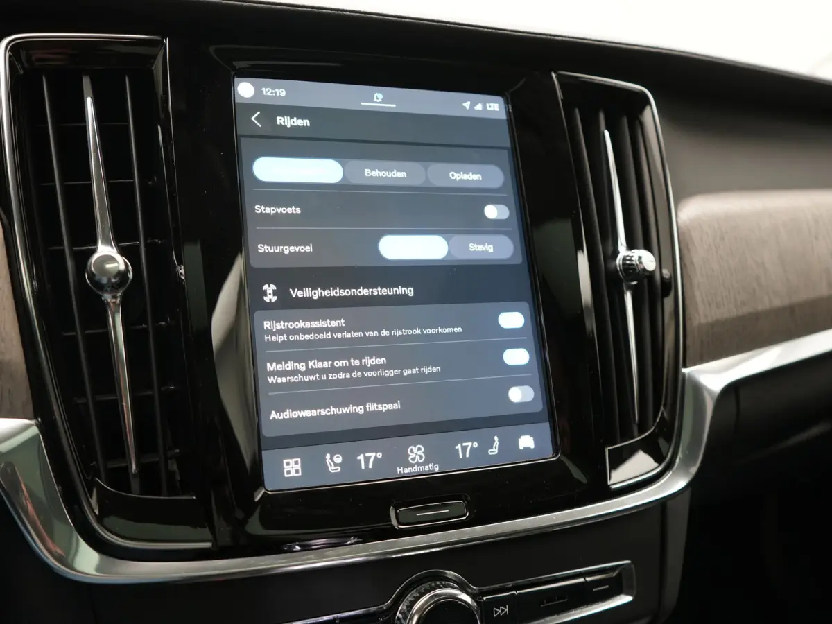 T8 AWD Ultimate Bright LONG RANGE PHEV 350pk | Trekhaak Af Fabriek | Panodak | Adaptive Cruise | 360 Camera | Head Up | Lederen Sportstoelen Memory & Massage & Ventilatie | Bowers & Wilkins 