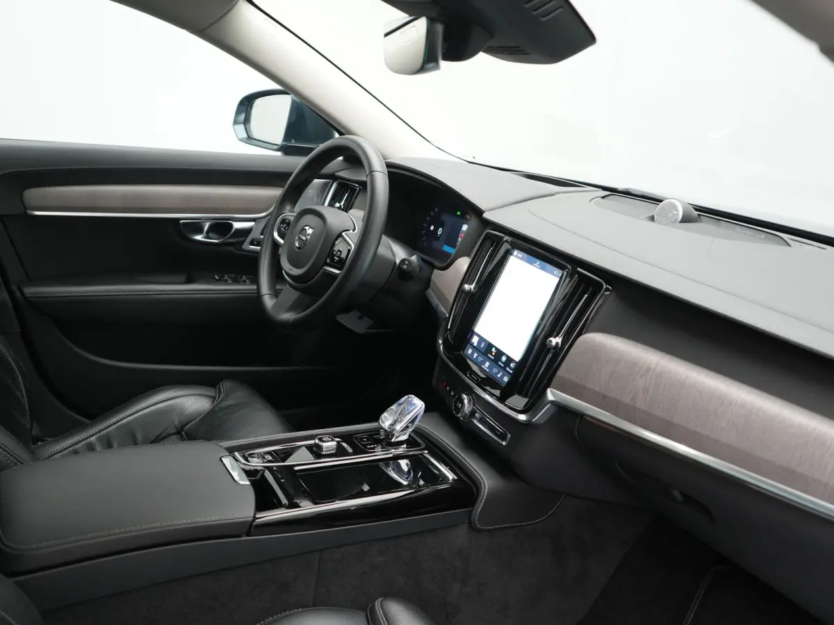 T8 AWD Ultimate Bright LONG RANGE PHEV 350pk | Trekhaak Af Fabriek | Panodak | Adaptive Cruise | 360 Camera | Head Up | Lederen Sportstoelen Memory & Massage & Ventilatie | Bowers & Wilkins 