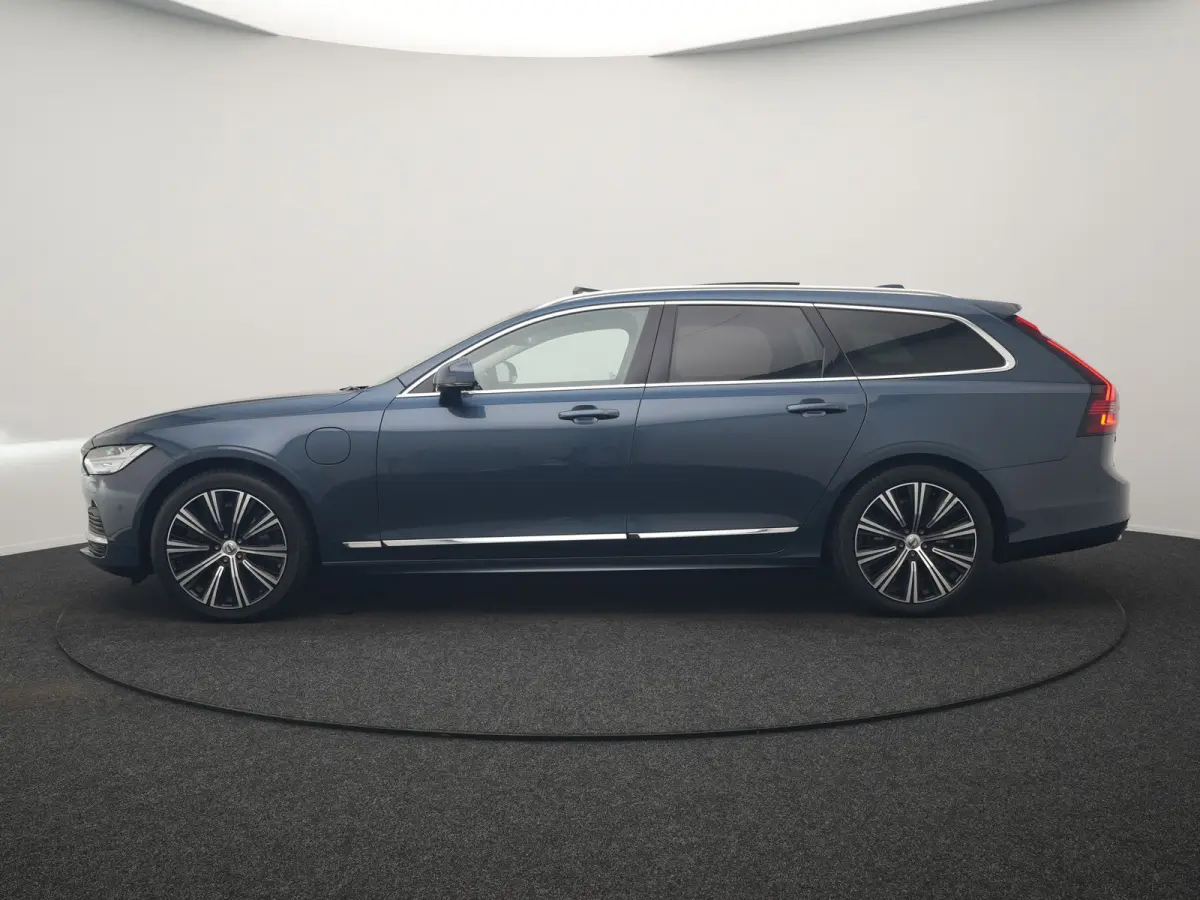 T8 AWD Ultimate Bright LONG RANGE PHEV 350pk | Trekhaak Af Fabriek | Panodak | Adaptive Cruise | 360 Camera | Head Up | Lederen Sportstoelen Memory & Massage & Ventilatie | Bowers & Wilkins 