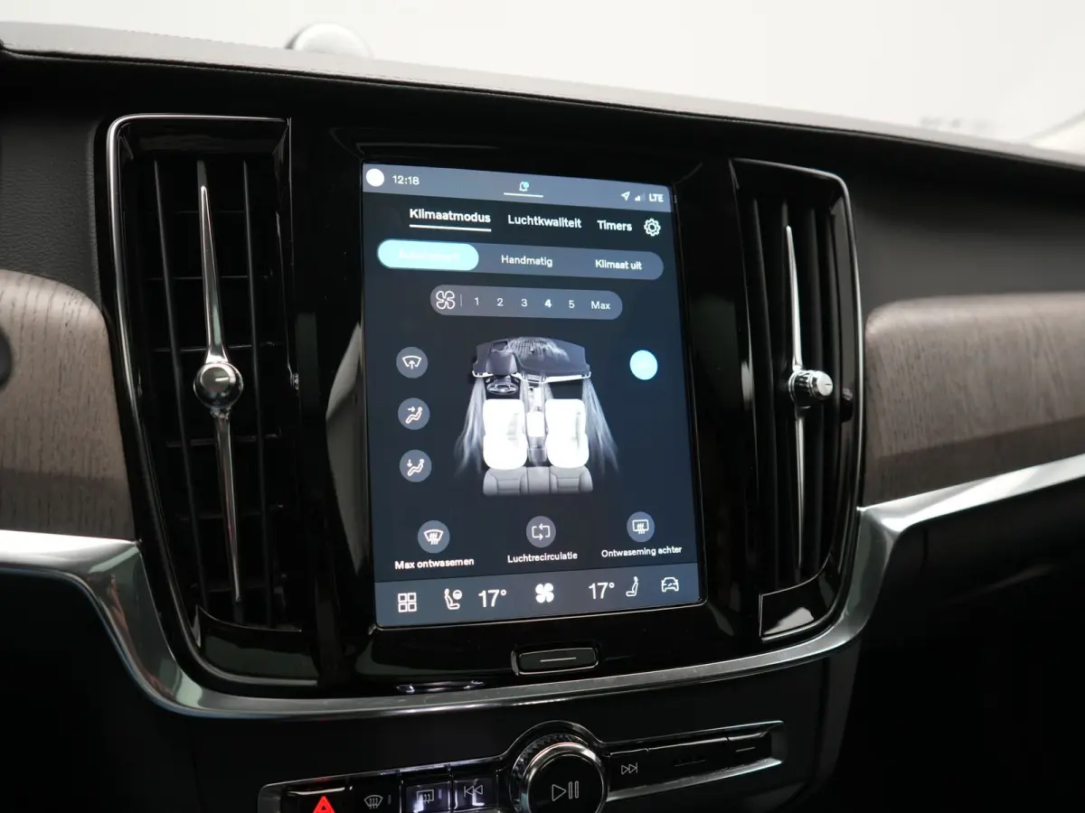 T8 AWD Ultimate Bright LONG RANGE PHEV 350pk | Trekhaak Af Fabriek | Panodak | Adaptive Cruise | 360 Camera | Head Up | Lederen Sportstoelen Memory & Massage & Ventilatie | Bowers & Wilkins 
