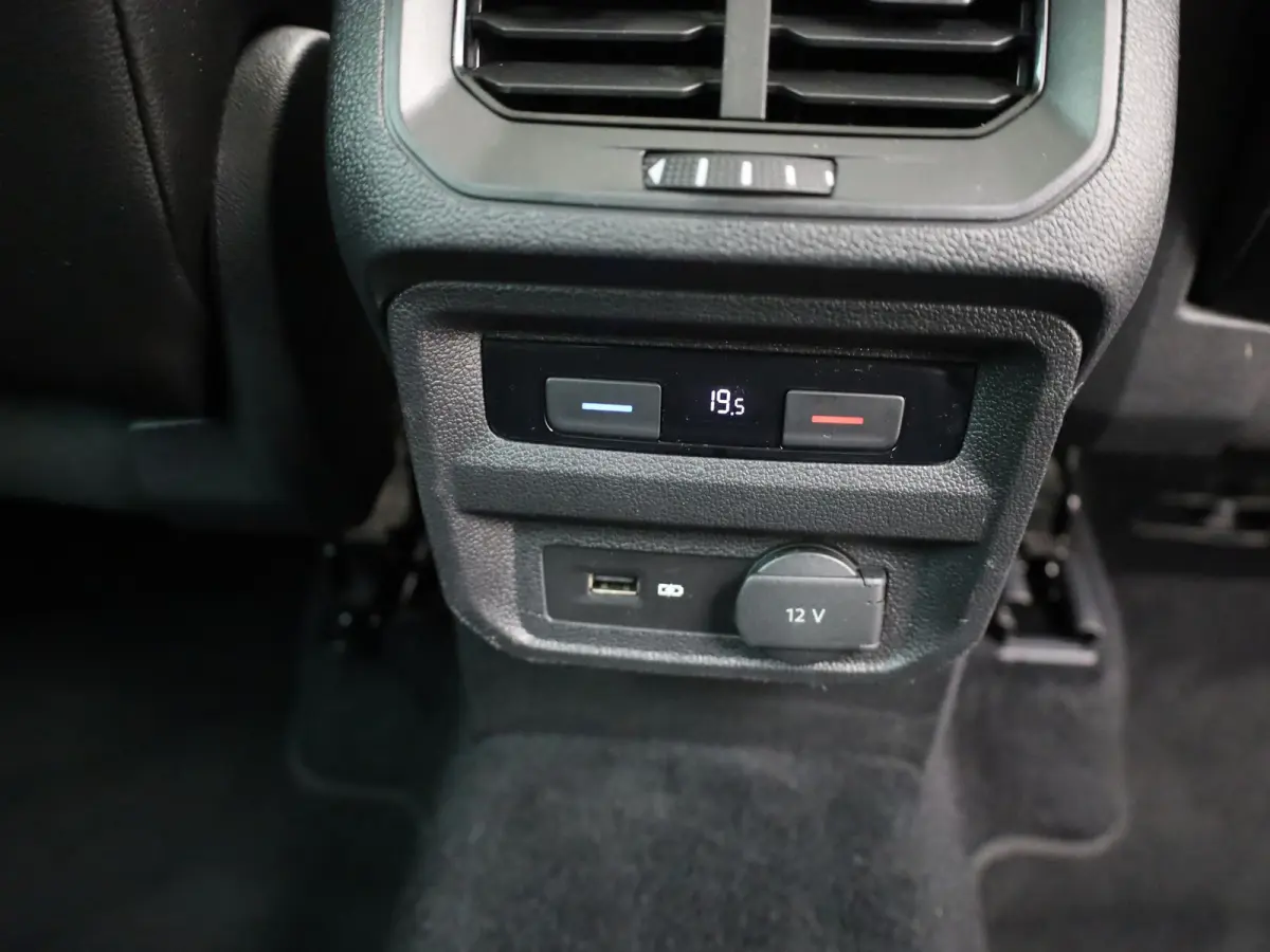 1.4 TSI ACT 150Pk DSG R-Line | Pano | Leder | Memory Seat | Trekhaak wegkl. | 360 Camera | Prijs Rijklaar!!