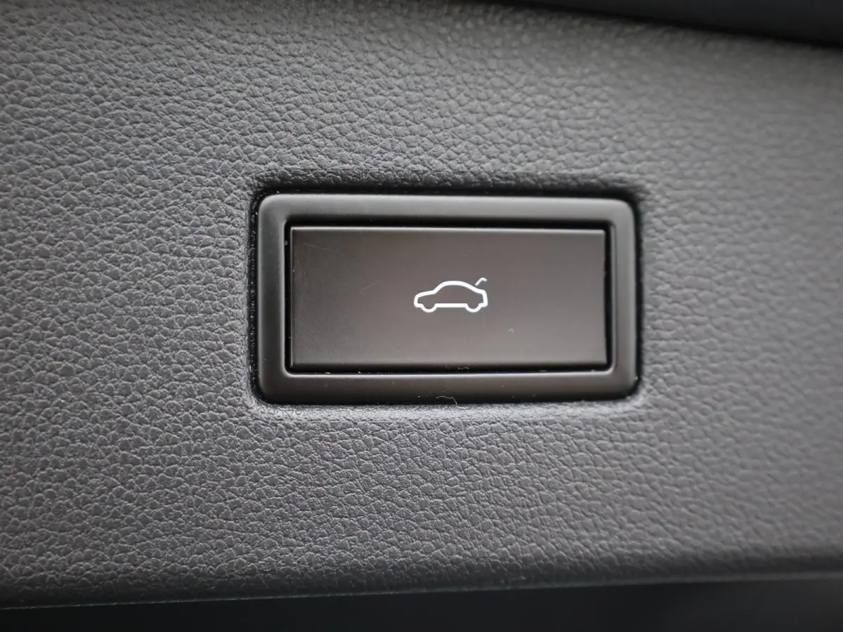 1.4 TSI ACT 150Pk DSG R-Line | Pano | Leder | Memory Seat | Trekhaak wegkl. | 360 Camera | Prijs Rijklaar!!