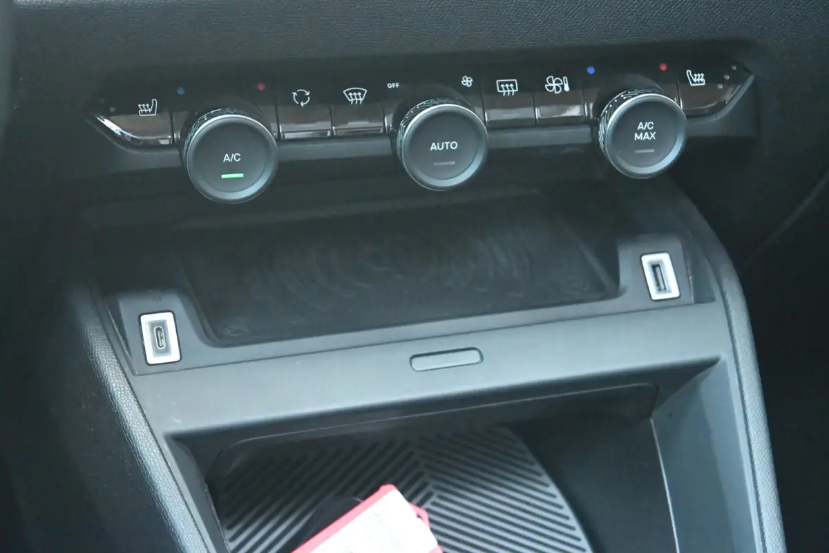 Shine 50 kWh 97,7%SOH! 3 Fase | Schuif-/Kanteldak | Navigatie | Leder | HUD | Stoel/Stuurverwarming | !!