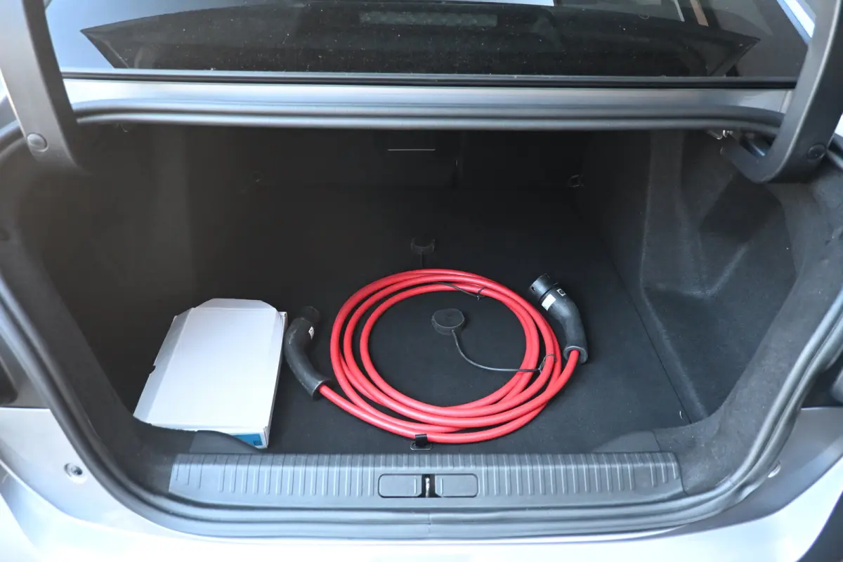 Shine 50 kWh 97,7%SOH! 3 Fase | Schuif-/Kanteldak | Navigatie | Leder | HUD | Stoel/Stuurverwarming | !!