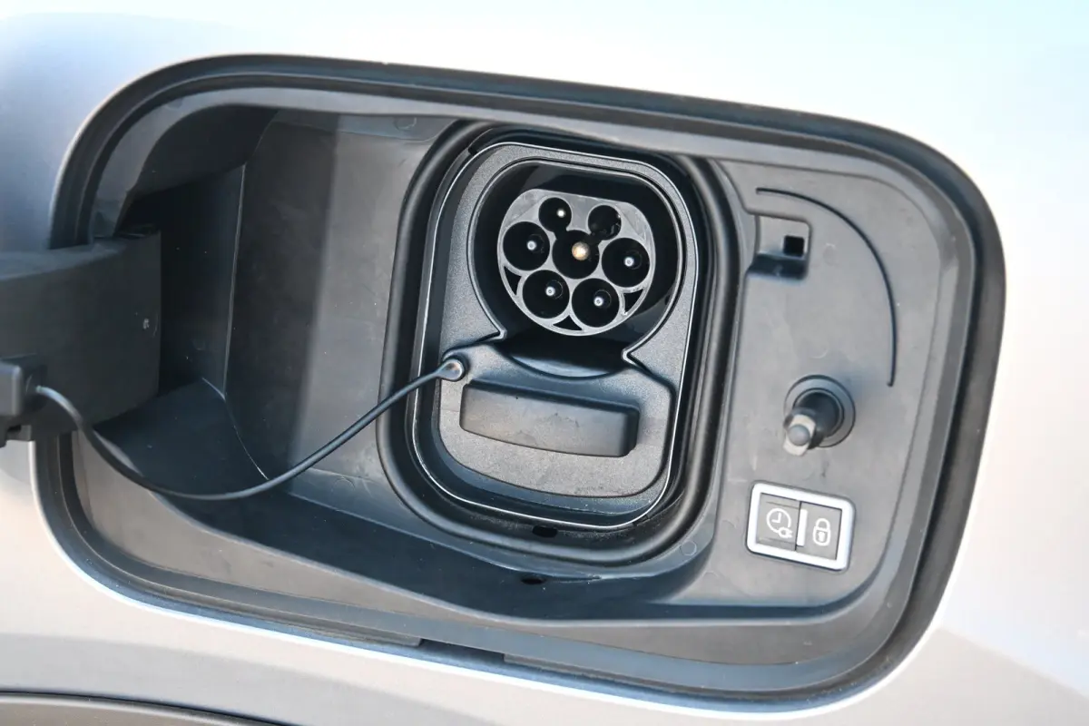 Shine 50 kWh 97,7%SOH! 3 Fase | Schuif-/Kanteldak | Navigatie | Leder | HUD | Stoel/Stuurverwarming | !!