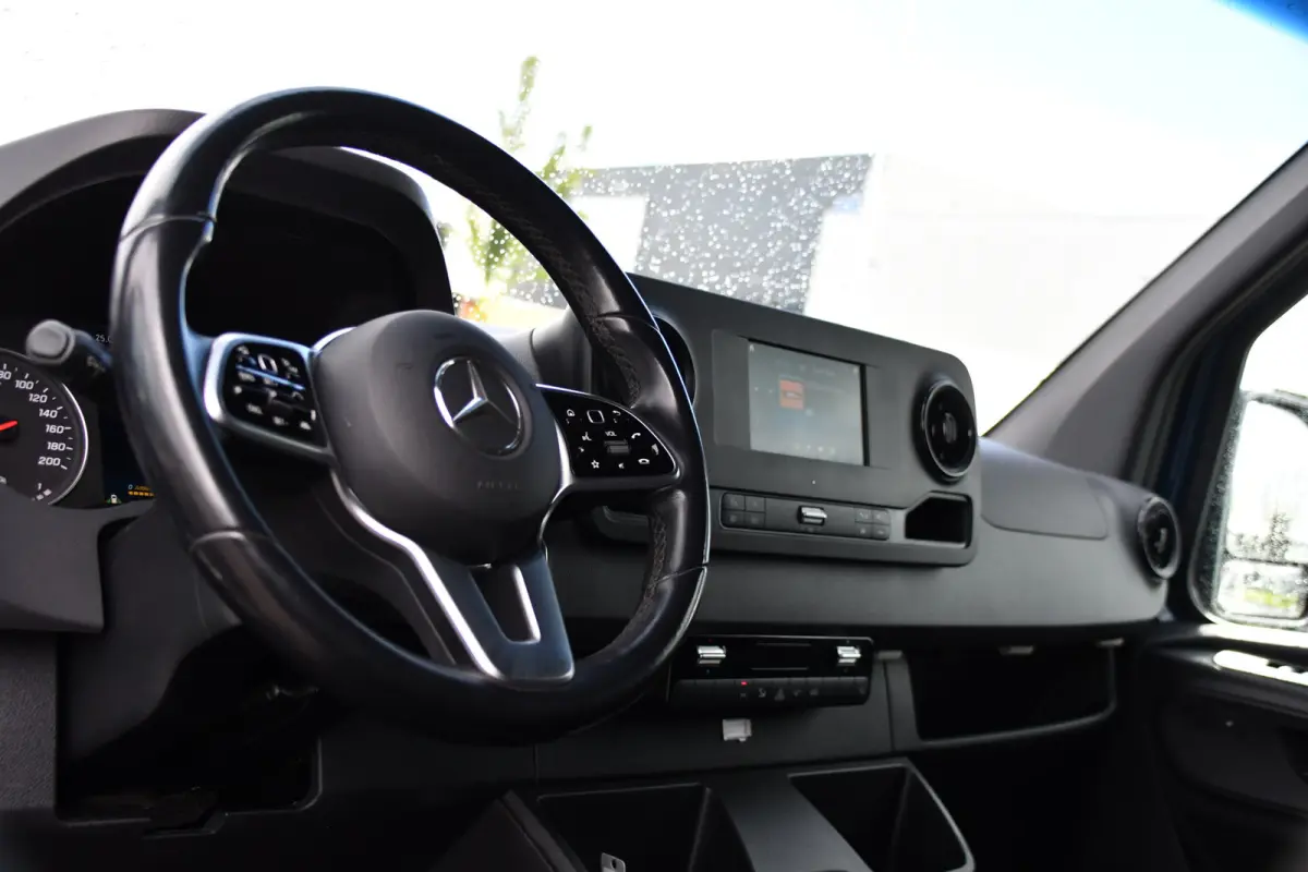 317 1.9 CDI L2H2 RWD AMG Edition Adaptieve Cruise, 360 Camera, Carplay, 2 x Schuifdeur, LED, Automaat, 170pk 3500kg Trekhaak, Uniek!