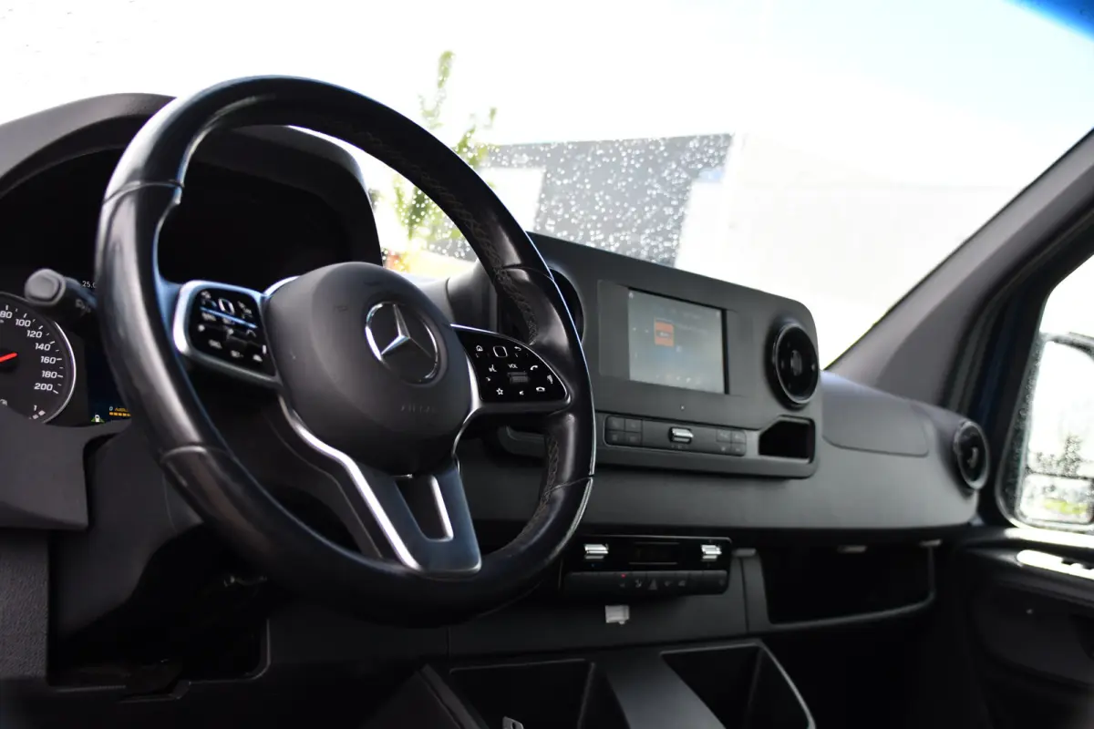 317 1.9 CDI L2H2 RWD AMG Edition Adaptieve Cruise, 360 Camera, Carplay, 2 x Schuifdeur, LED, Automaat, 170pk 3500kg Trekhaak, Uniek!