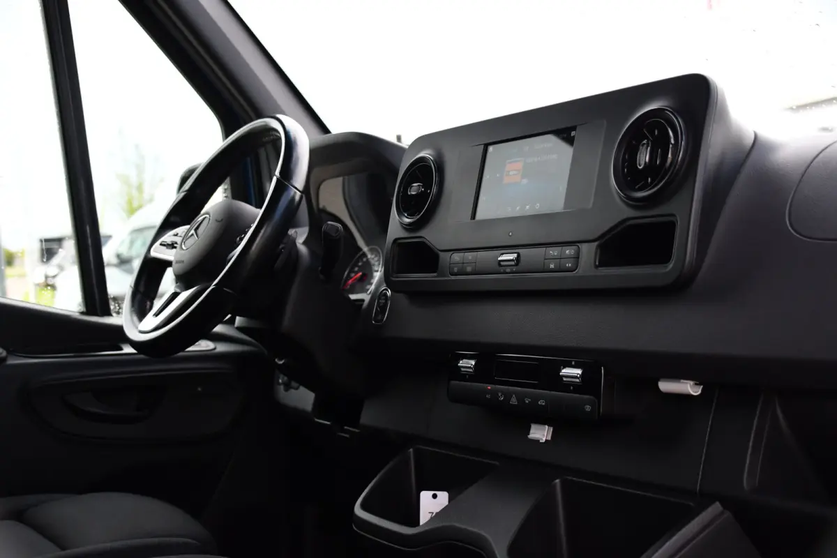317 1.9 CDI L2H2 RWD AMG Edition Adaptieve Cruise, 360 Camera, Carplay, 2 x Schuifdeur, LED, Automaat, 170pk 3500kg Trekhaak, Uniek!