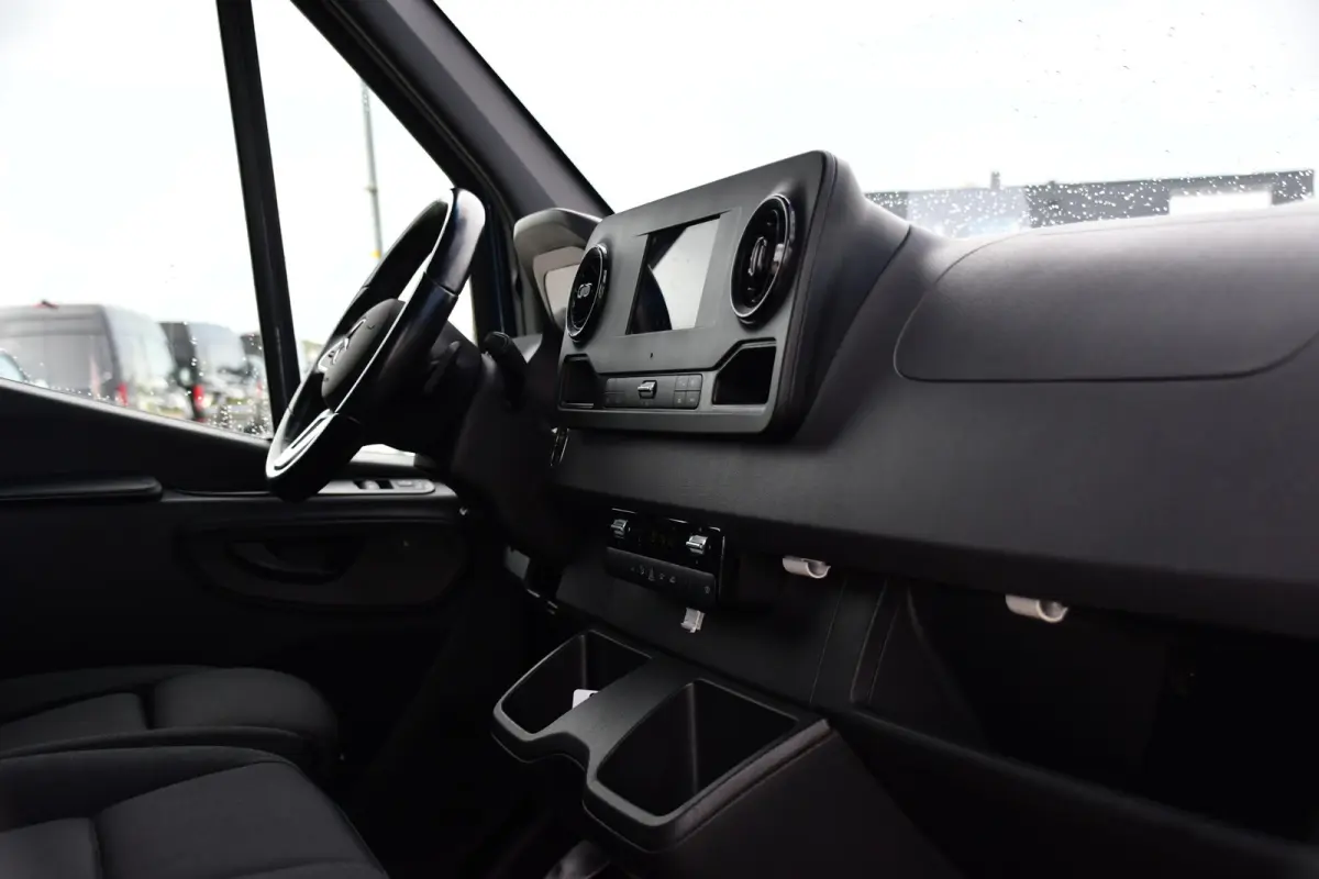 317 1.9 CDI L2H2 RWD AMG Edition Adaptieve Cruise, 360 Camera, Carplay, 2 x Schuifdeur, LED, Automaat, 170pk 3500kg Trekhaak, Uniek!