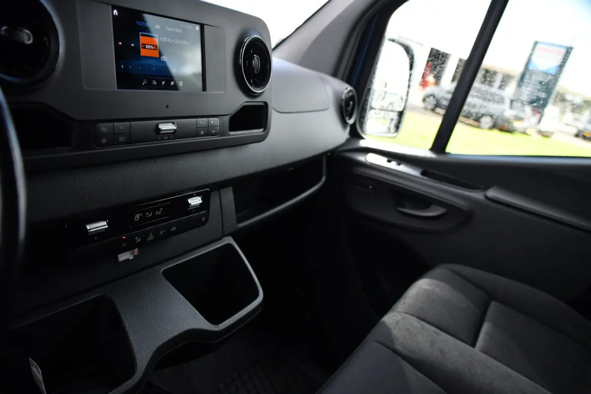 317 1.9 CDI L2H2 RWD AMG Edition Adaptieve Cruise, 360 Camera, Carplay, 2 x Schuifdeur, LED, Automaat, 170pk 3500kg Trekhaak, Uniek!