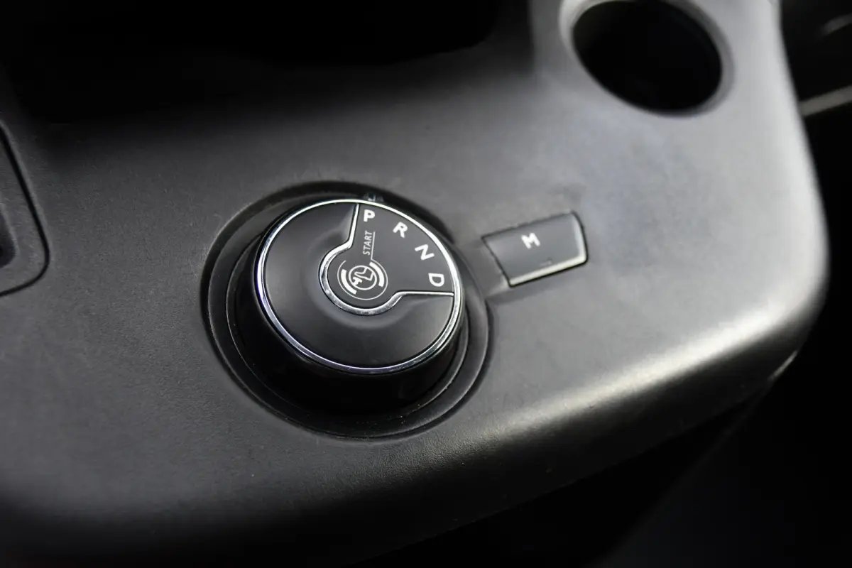 1.5 BlueHDI L2 PB Edition Camera, Cruise, Carplay, Trekhaak, Sensoren, 130pk, Automaat, Multimedia, Uniek!