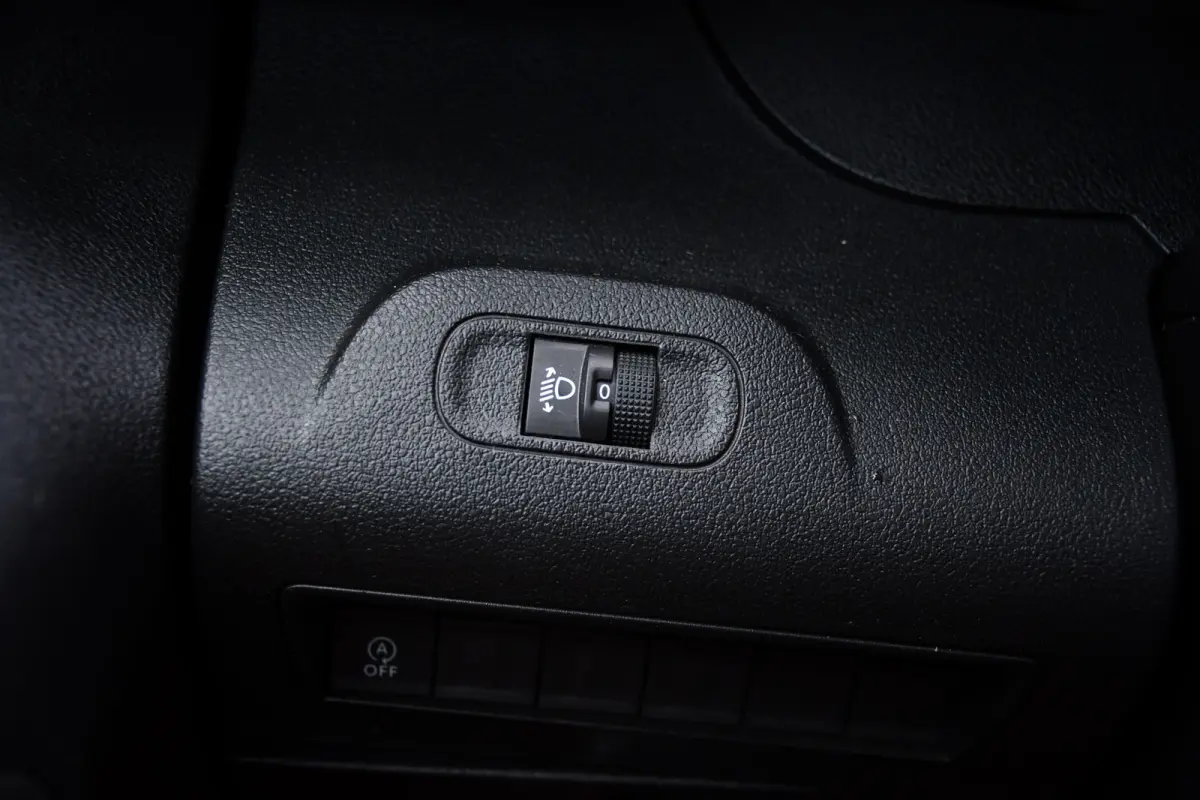 1.5 BlueHDI L2 PB Edition Camera, Cruise, Carplay, Trekhaak, Sensoren, 130pk, Automaat, Multimedia, Uniek!