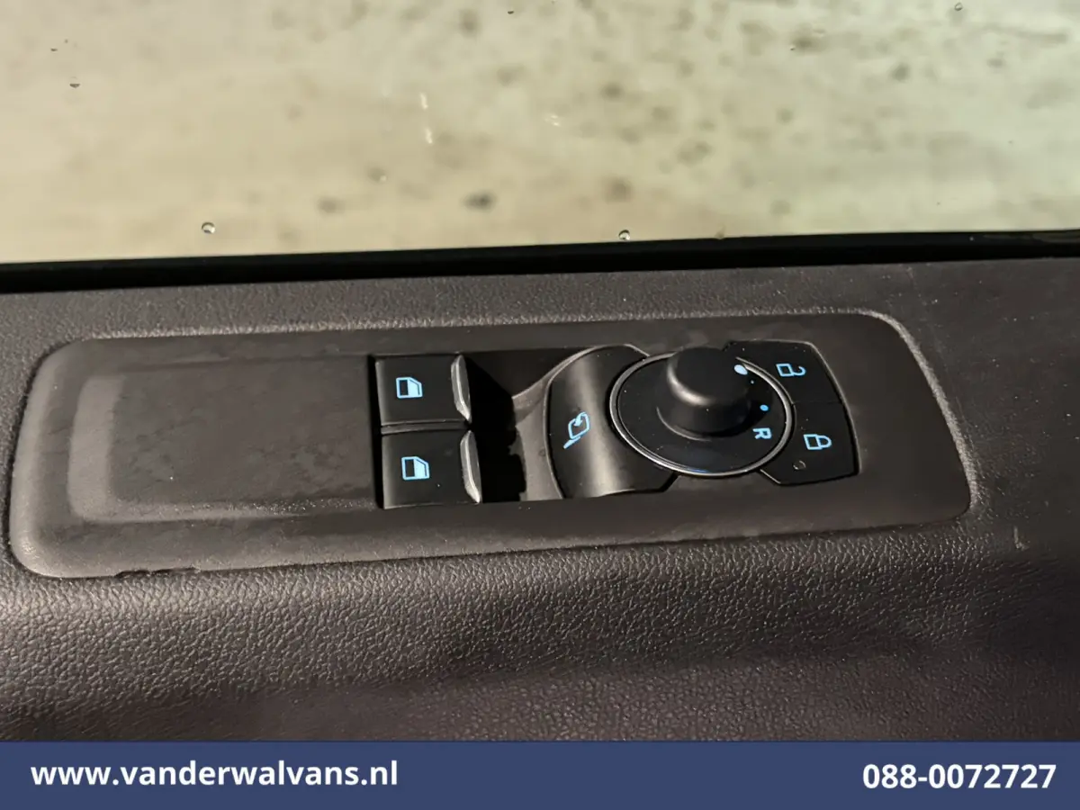 2.0 TDCI 136pk L2H1 Euro6 Airco | Camera | LED | Apple Carplay | Cruisecontrol | 2500kg Trekhaak LM Velgen, Android Auto, Verwarmde voorruit, Stoelverwarming, Parkeersensoren, Bijrijdersbank