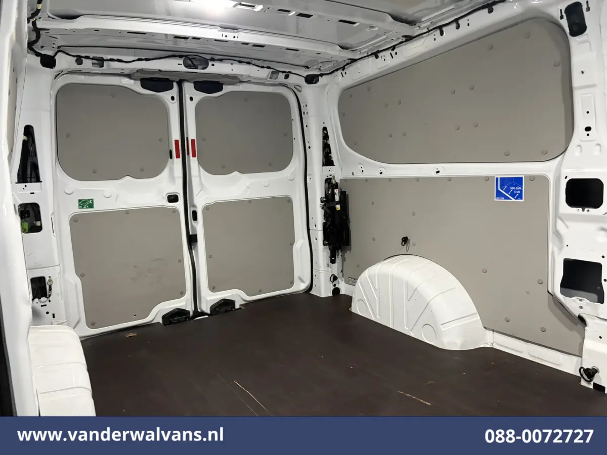 2.0 TDCI 136pk L2H1 Euro6 Airco | Camera | LED | Apple Carplay | Cruisecontrol | 2500kg Trekhaak LM Velgen, Android Auto, Verwarmde voorruit, Stoelverwarming, Parkeersensoren, Bijrijdersbank