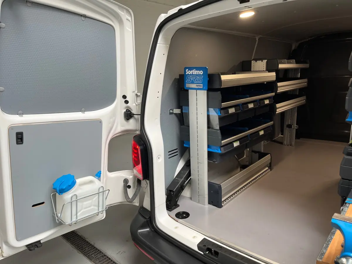 Automaat DSG Servicewagen 2.0 TDI 150pk L2H1 3Persoons Sortimo Inrichting, Airco, Navigatie, RIJKLAARPRIJS!