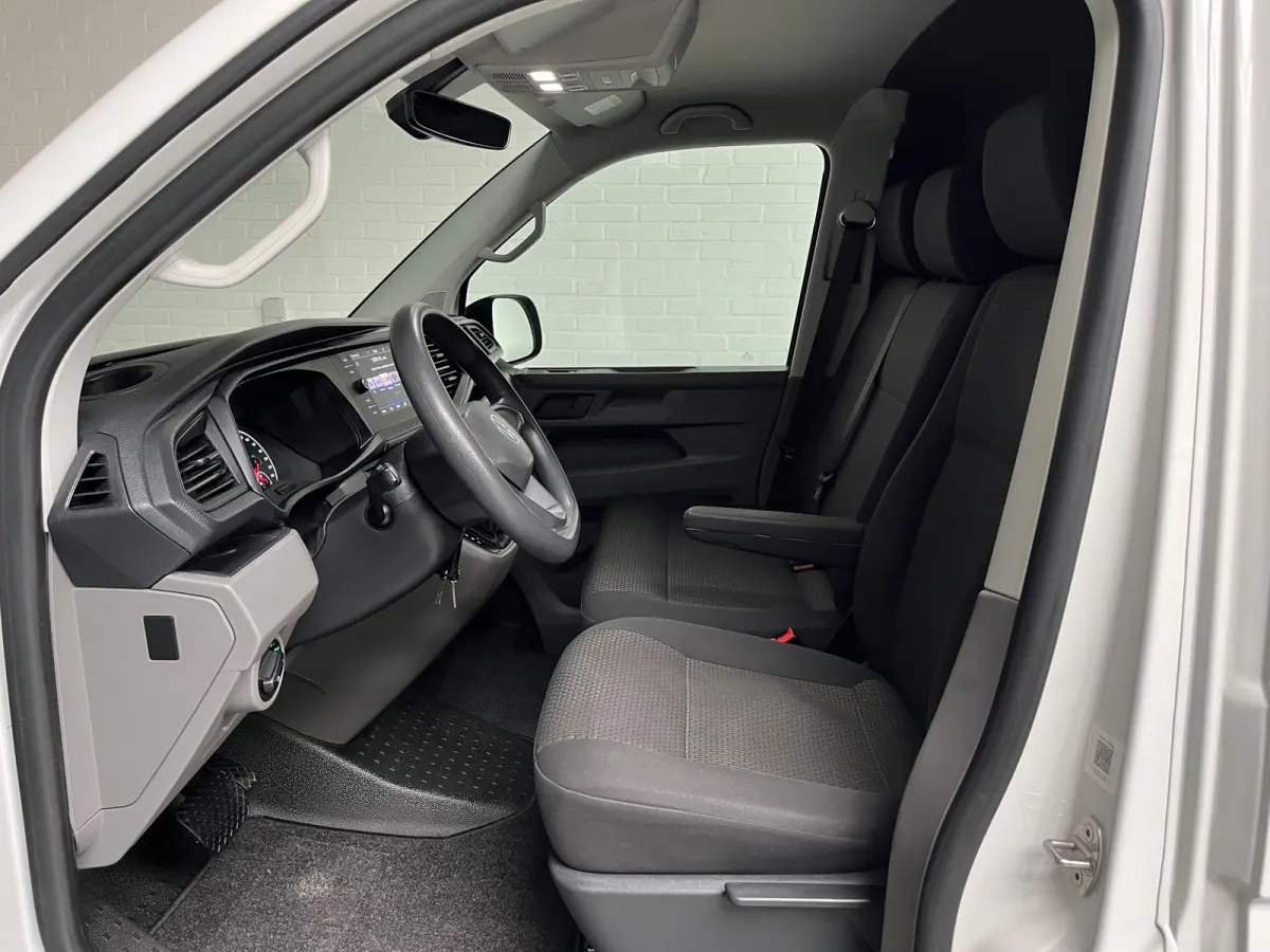 Automaat DSG Servicewagen 2.0 TDI 150pk L2H1 3Persoons Sortimo Inrichting, Airco, Navigatie, RIJKLAARPRIJS!