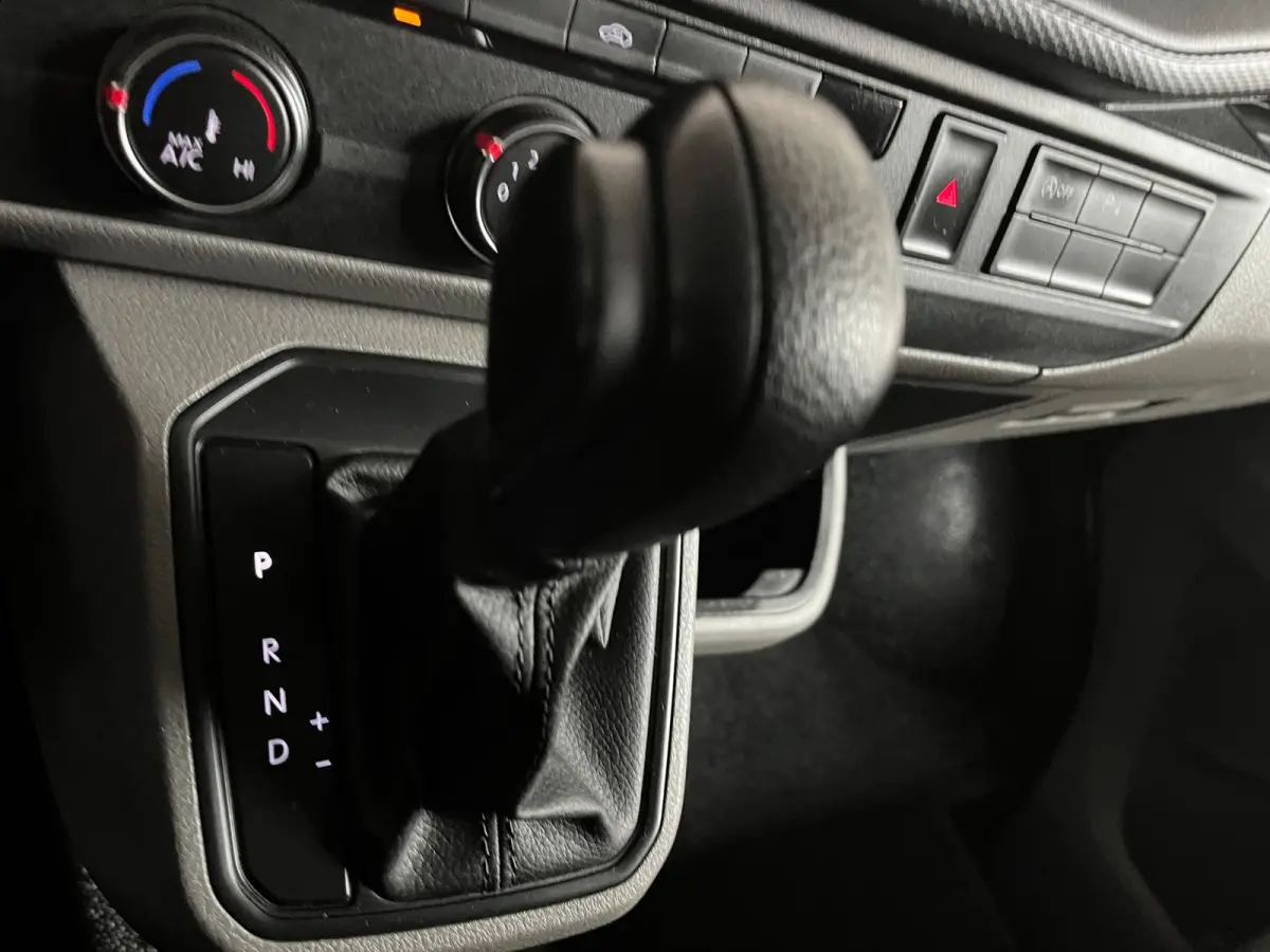 Automaat DSG Servicewagen 2.0 TDI 150pk L2H1 3Persoons Sortimo Inrichting, Airco, Navigatie, RIJKLAARPRIJS!