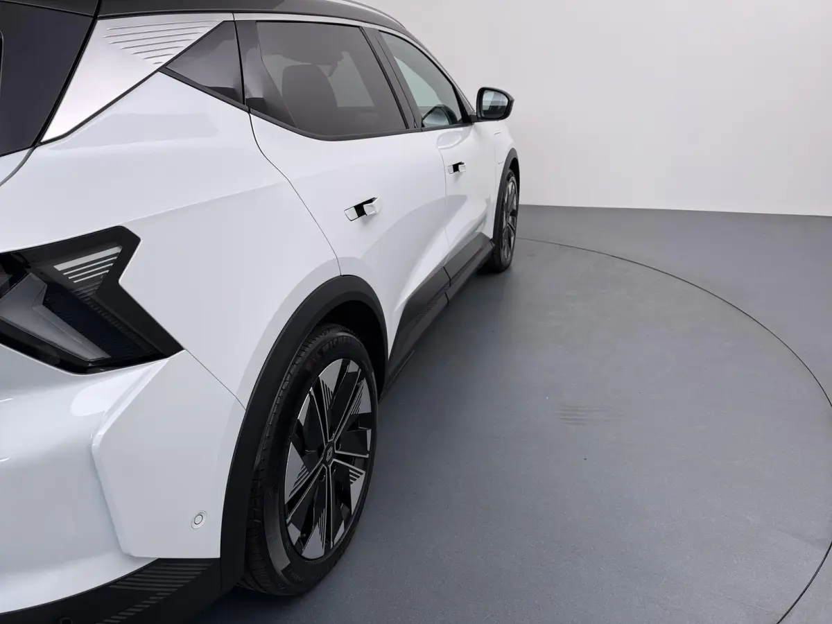 E-Tech techno 220 pk long range | advanced driving assist | harman kardon | Pack Comfort Extra |