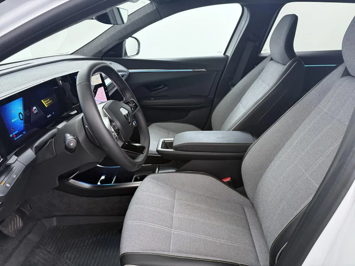E-Tech techno 220 pk long range | advanced driving assist | harman kardon | Pack Comfort Extra |