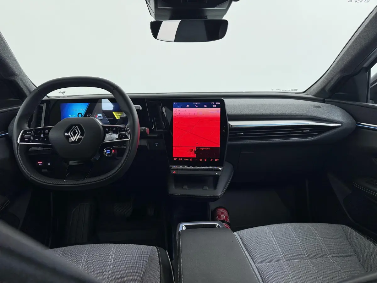 E-Tech techno 220 pk long range | advanced driving assist | harman kardon | Pack Comfort Extra |