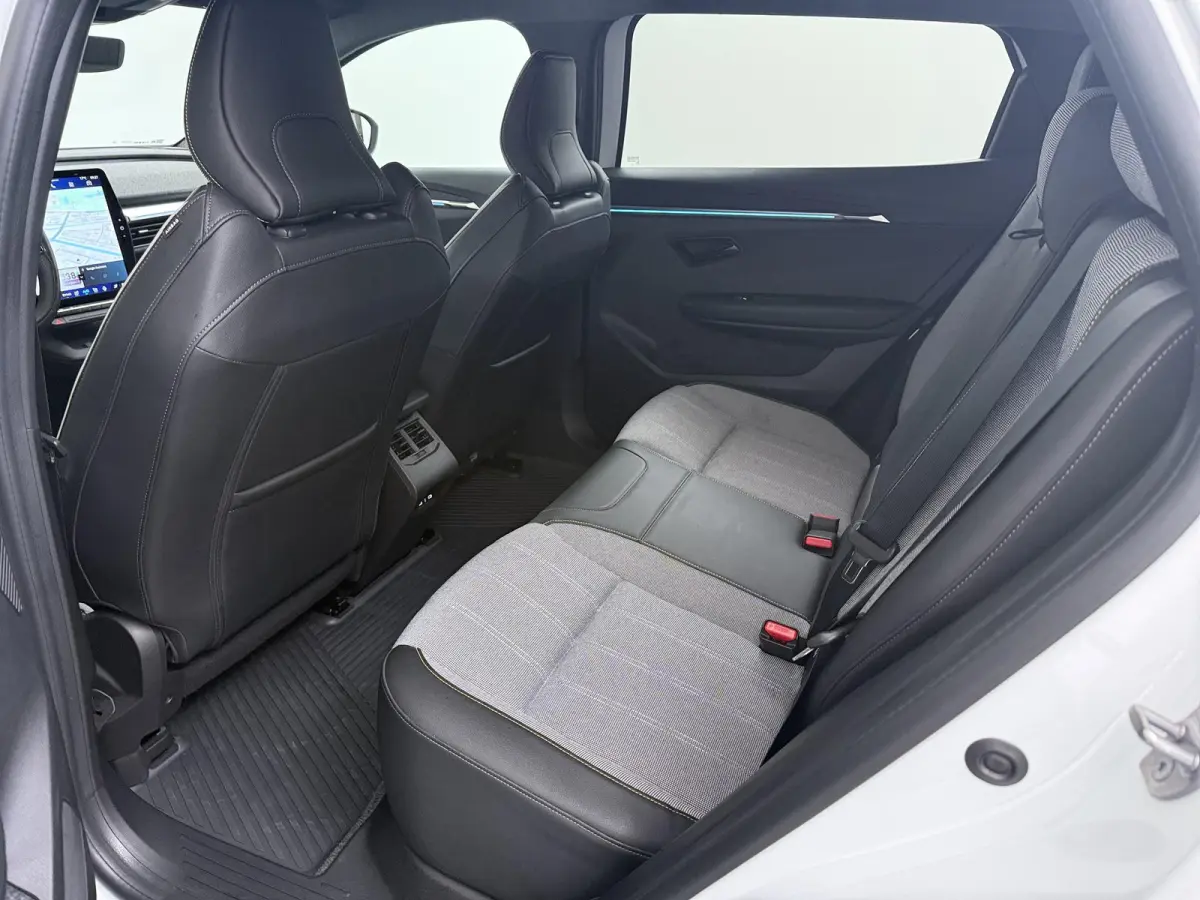 E-Tech techno 220 pk long range | advanced driving assist | harman kardon | Pack Comfort Extra |