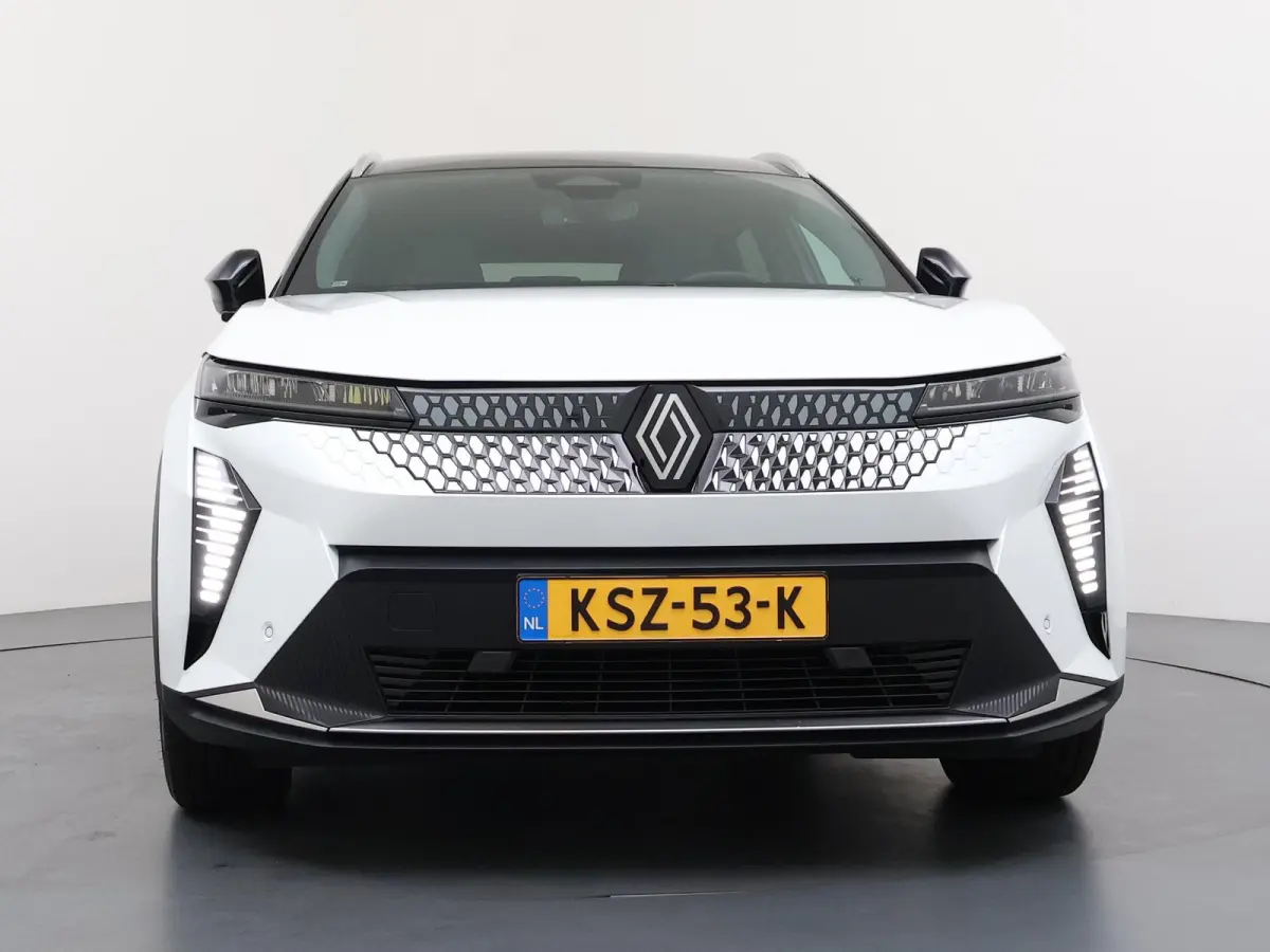 E-Tech techno 220 pk long range | advanced driving assist | harman kardon | Pack Comfort Extra |