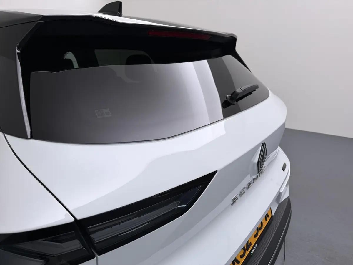 E-Tech techno 220 pk long range | advanced driving assist | harman kardon | Pack Comfort Extra |