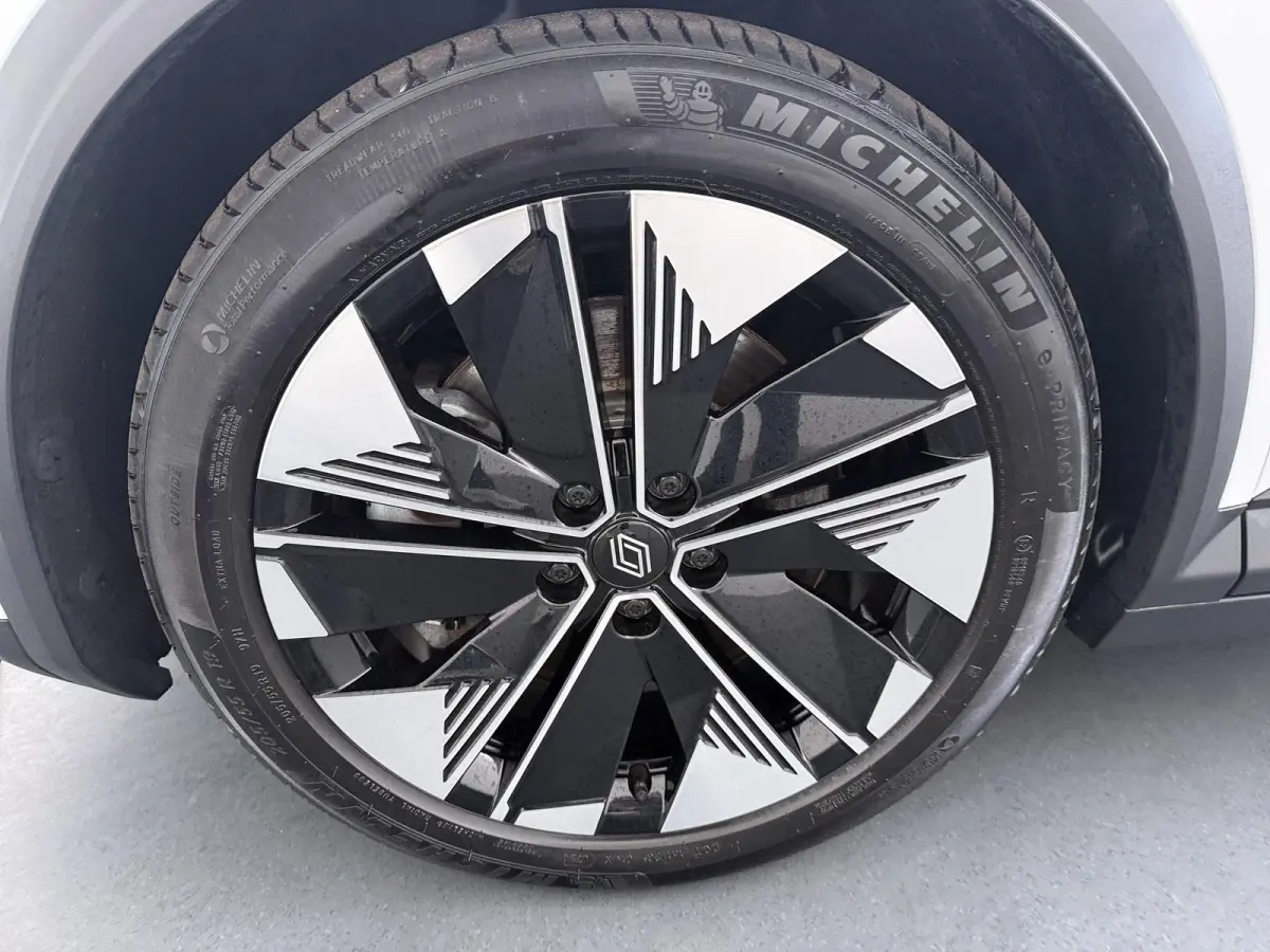 E-Tech techno 220 pk long range | advanced driving assist | harman kardon | Pack Comfort Extra |